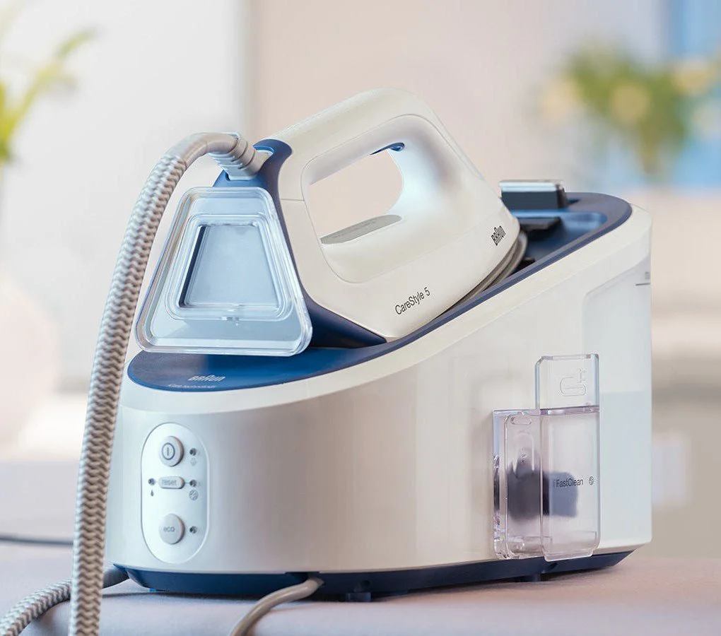 Braun IS5145WH / BK  CareStyle 5 Steam Generator Station Iron  White / Black  220 v  240 volt 50 hz