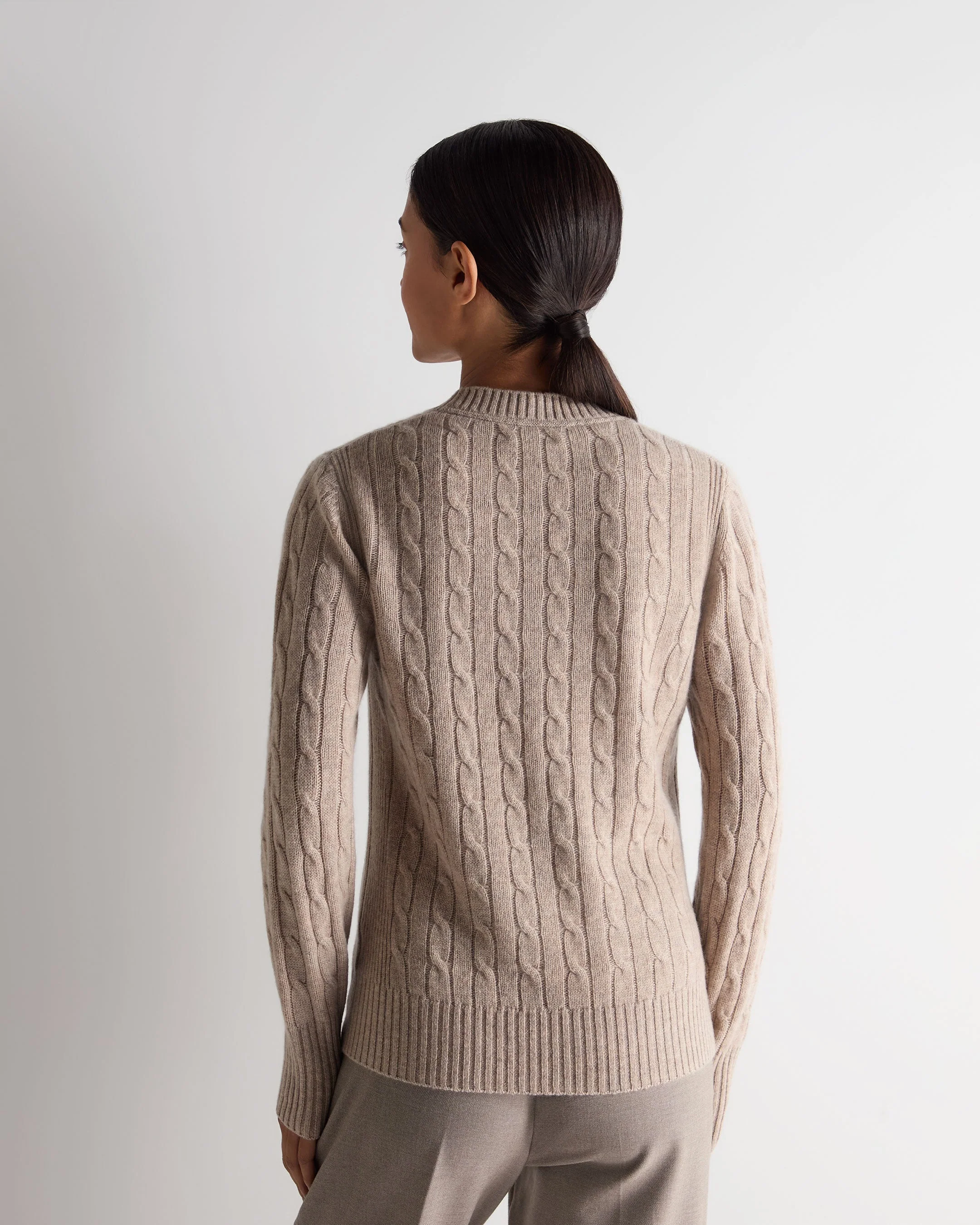 Women's Adelyn Cable Round Neck Cashmere Sweater Oatmeal Brown