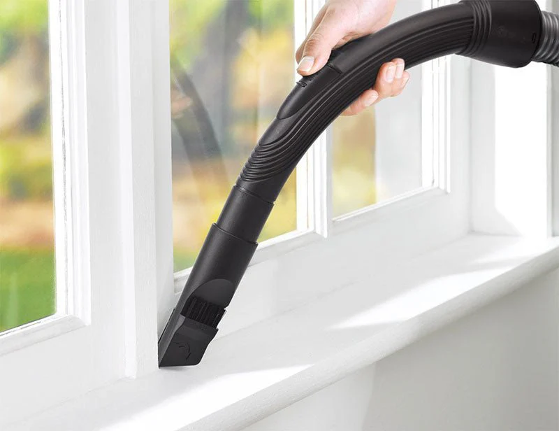 Black and Decker VM1450-B5 1.6 Liter Vacuum Cleaner 220 240 Volts