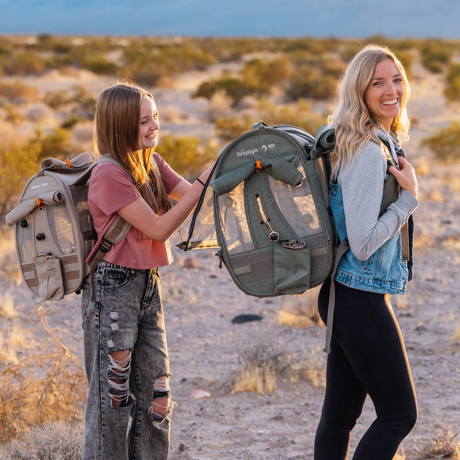 ibiyaya x BirdTricks Medium Size TrackPack, Backpack Bird Travel Carrier