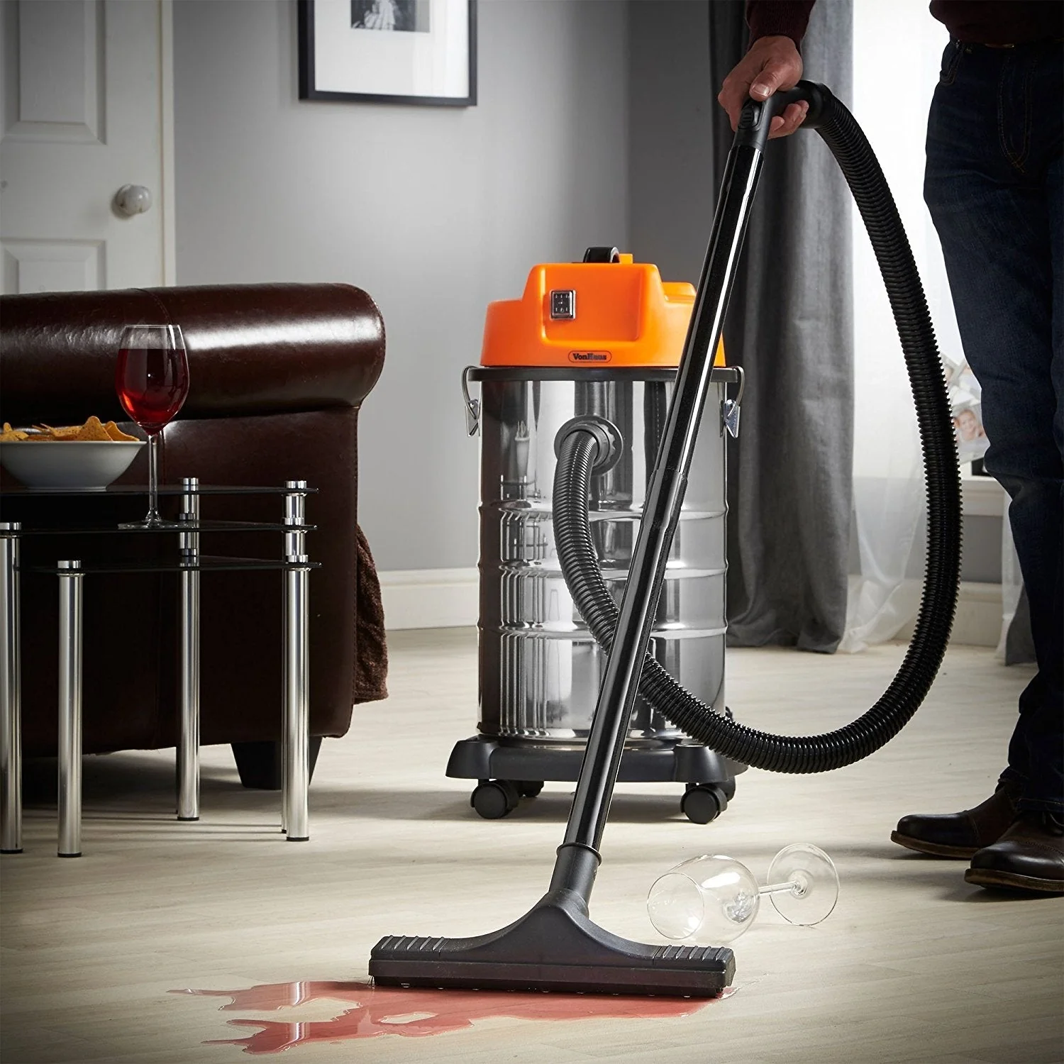 VonHaus 07646 Wet/Dry 1400-Watt Vacuum Cleaner for 220 Volts