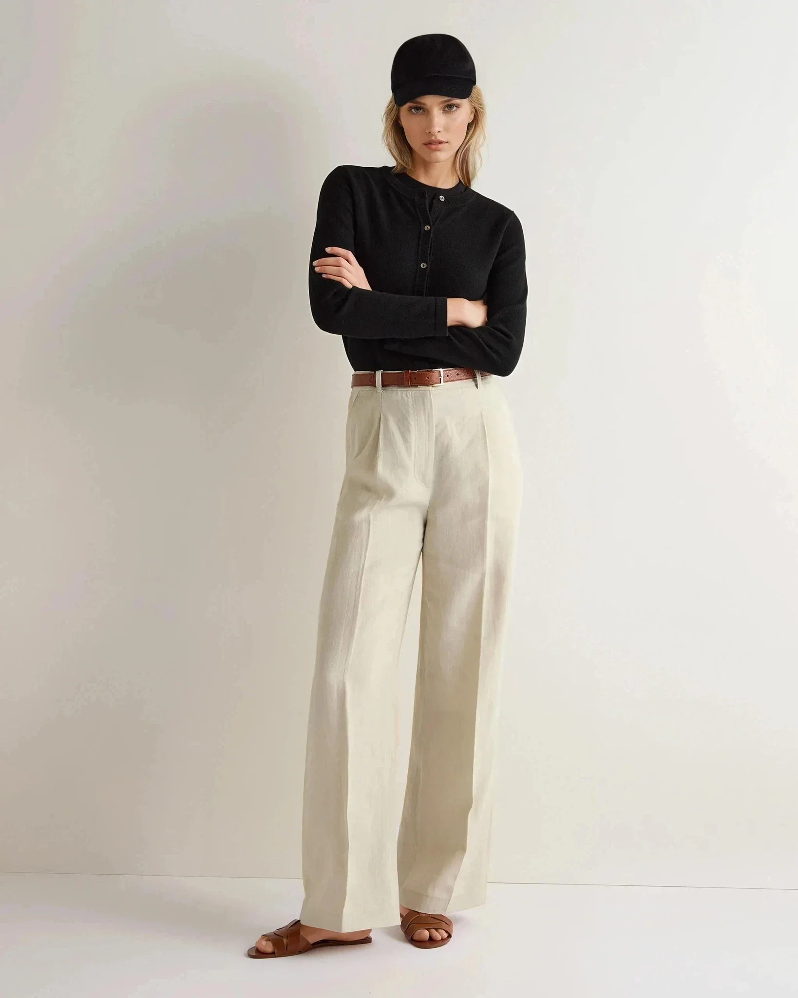 Women's Hallie Round Neck Cashmere Cardigan Black