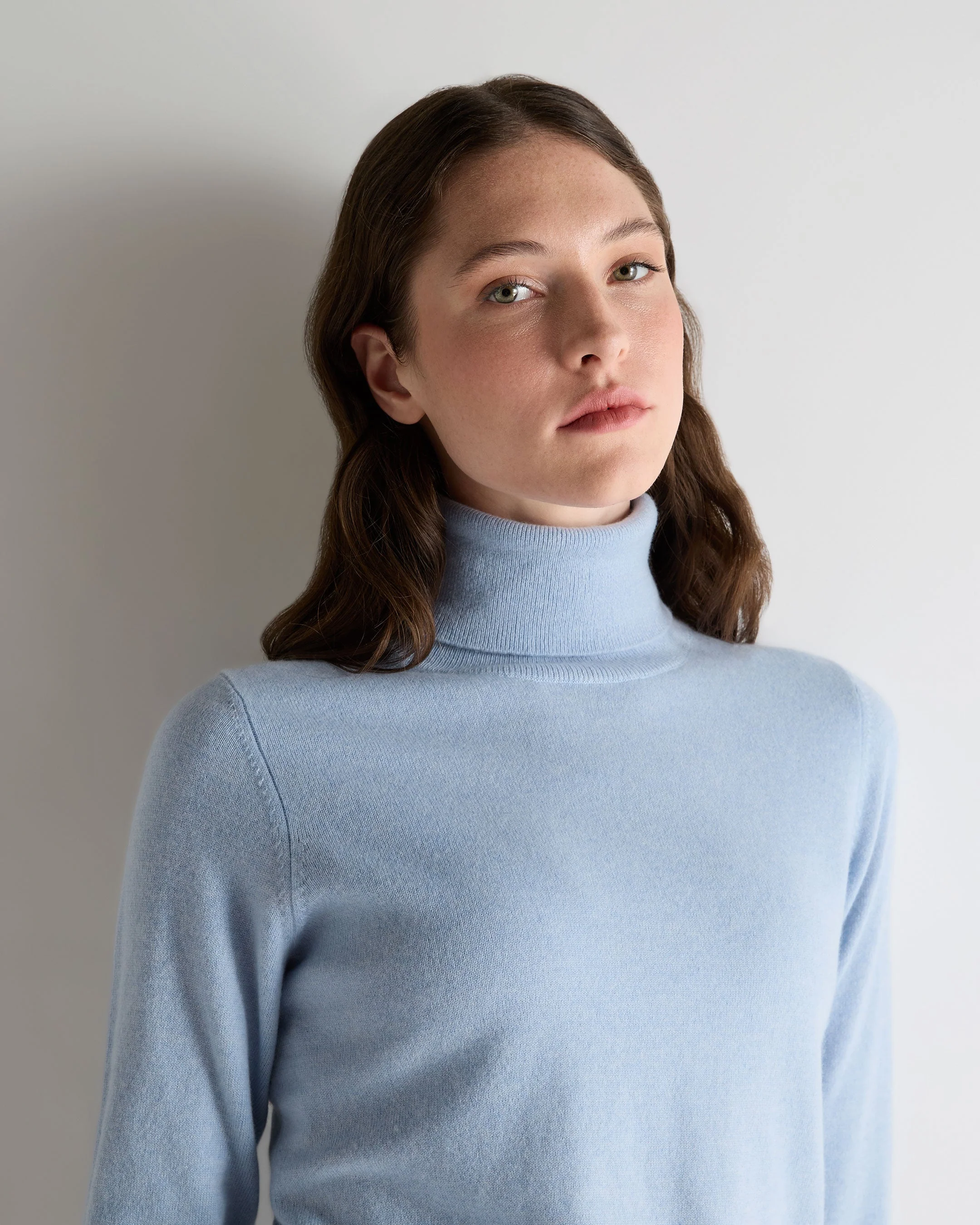 Women's Luna Turtle Neck Cashmere Sweater Sea Mist Blue