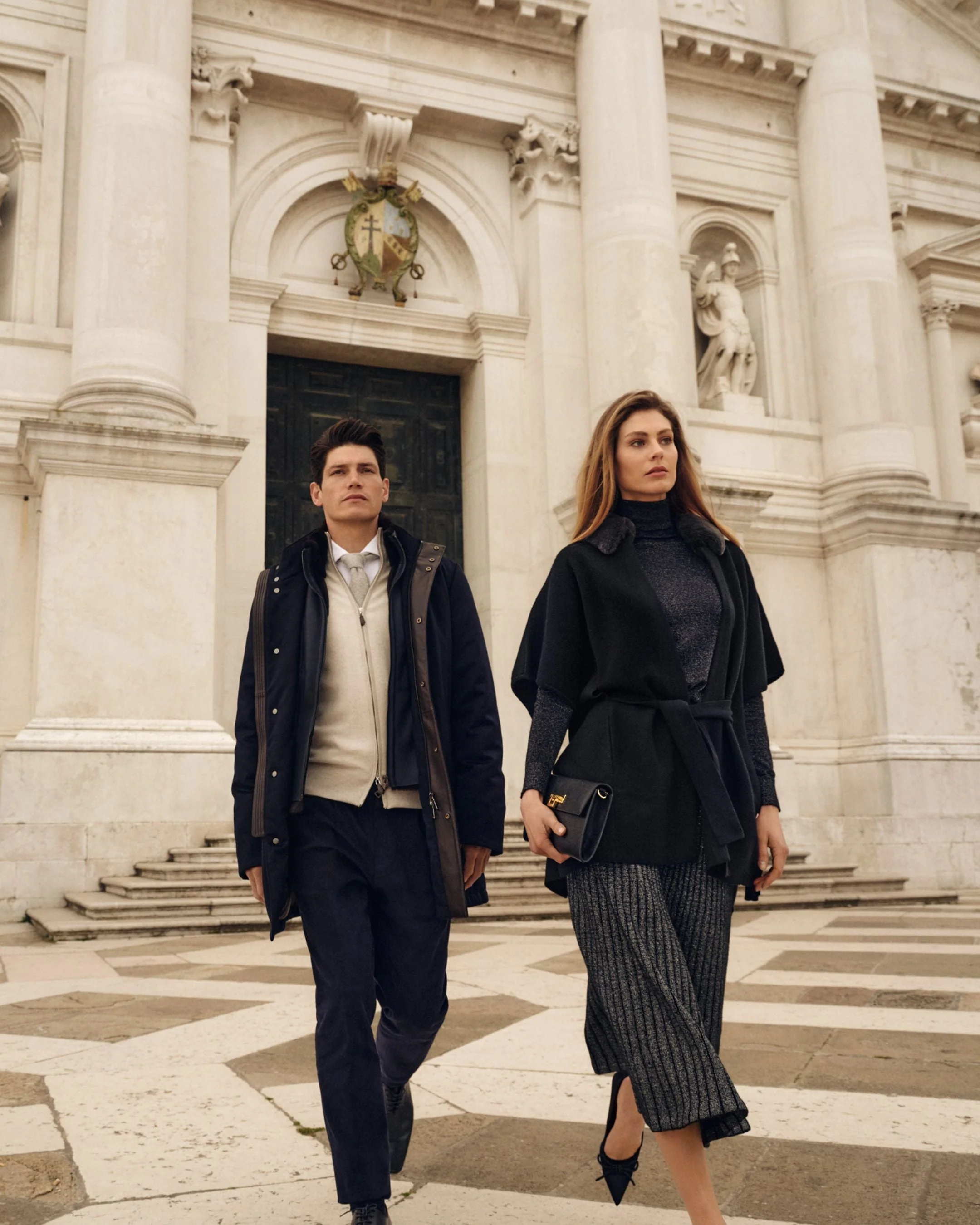 Women's Margot Superfine Cashmere Turtle Neck Sweater With Lurex Black Sparkle