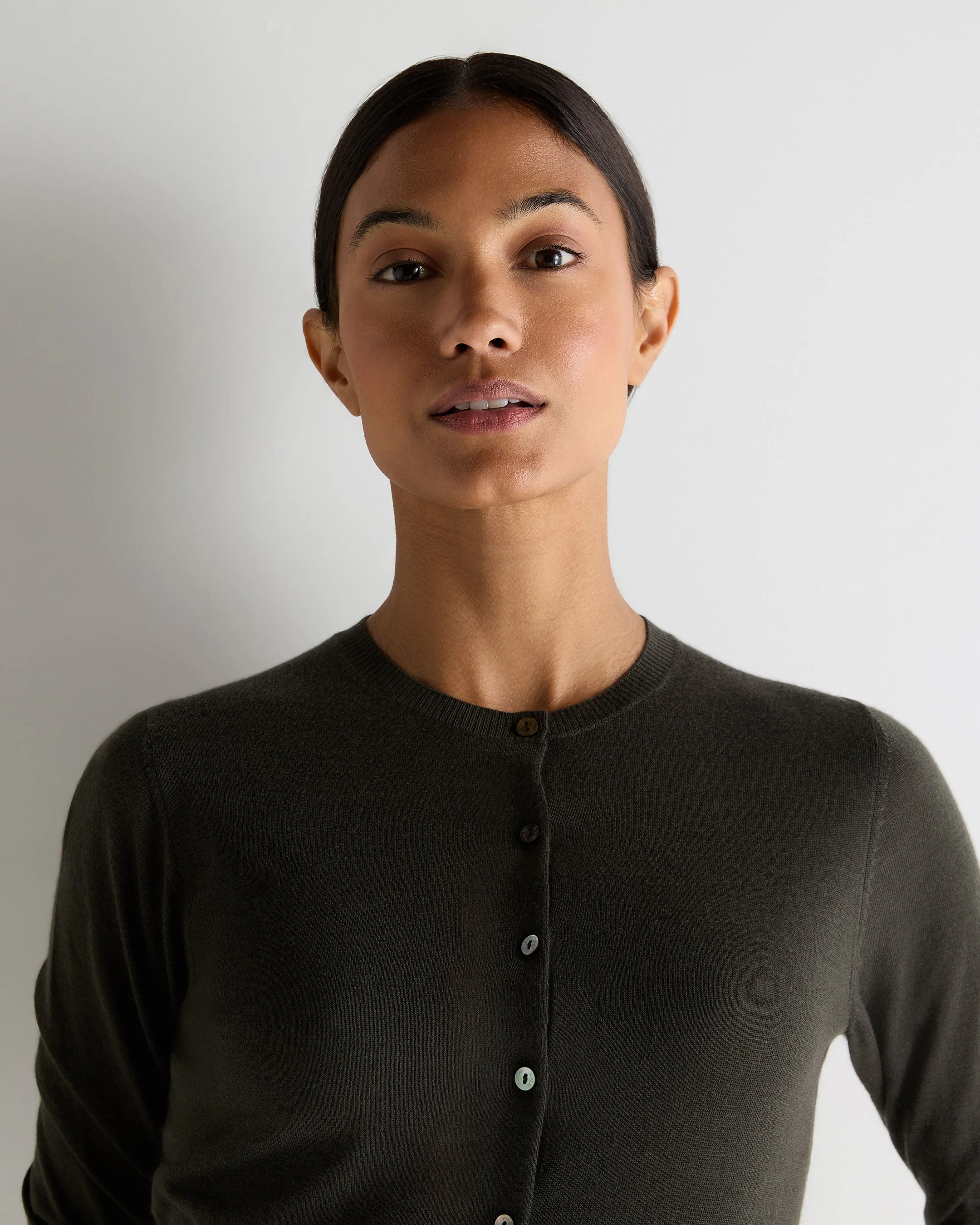 Women's Darcie Superfine Cashmere Cropped Cardigan Arabica Khaki Green