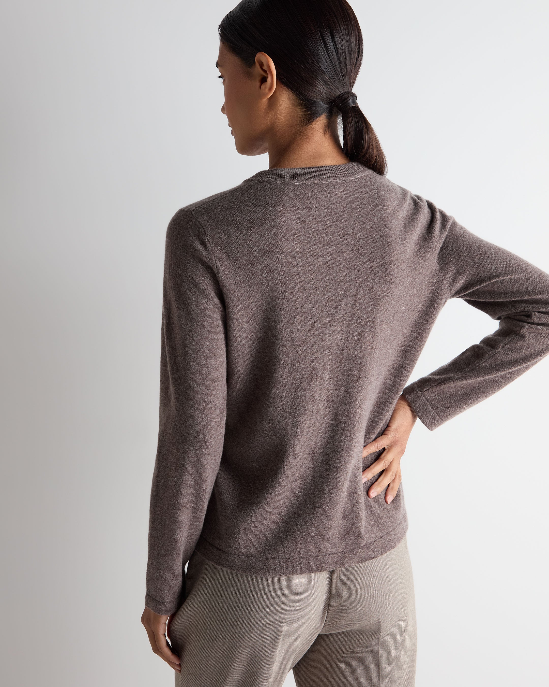 Women's Hallie Round Neck Cashmere Sweater Otter Brown