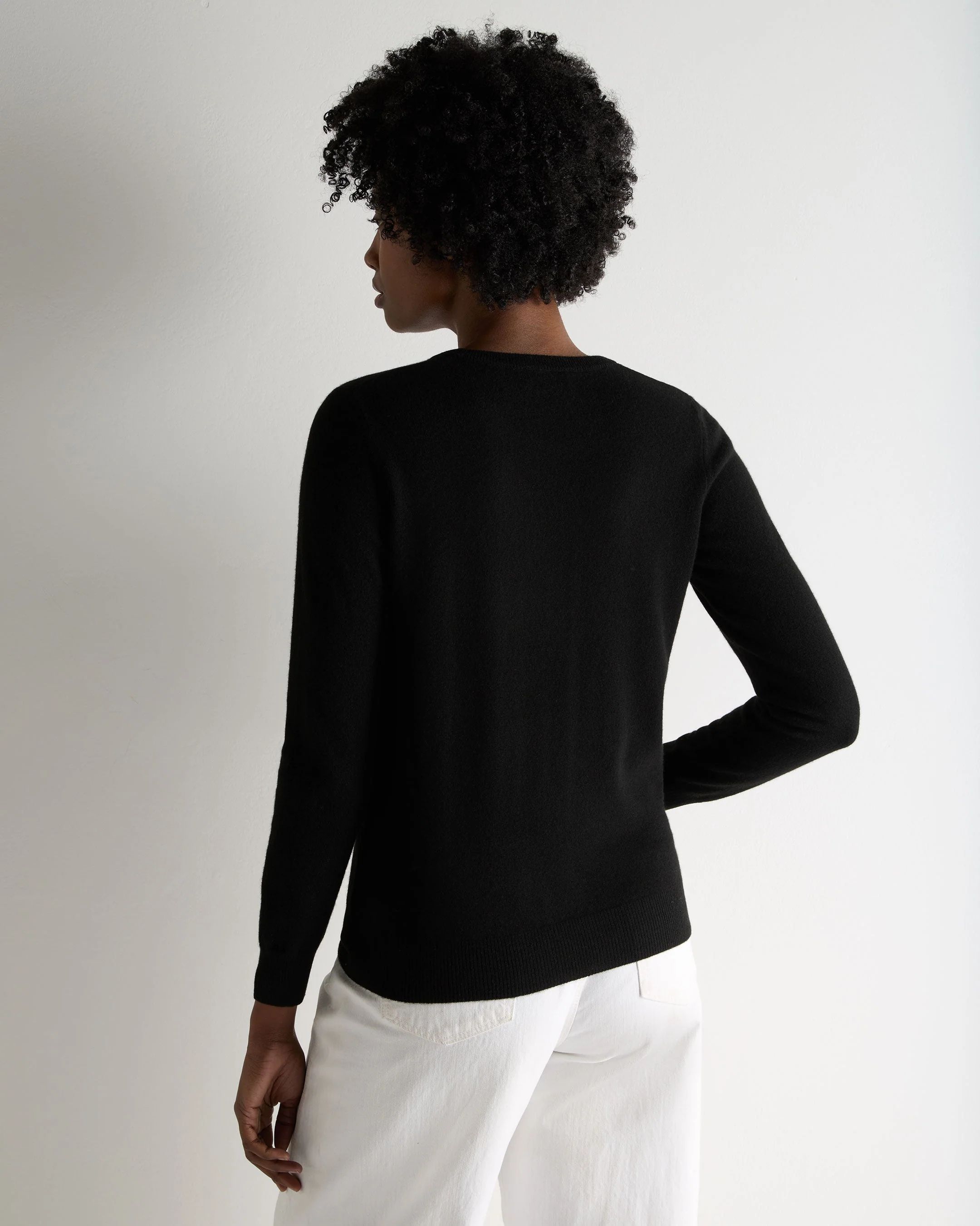Women's Evie Classic Round Neck Cashmere Sweater Black