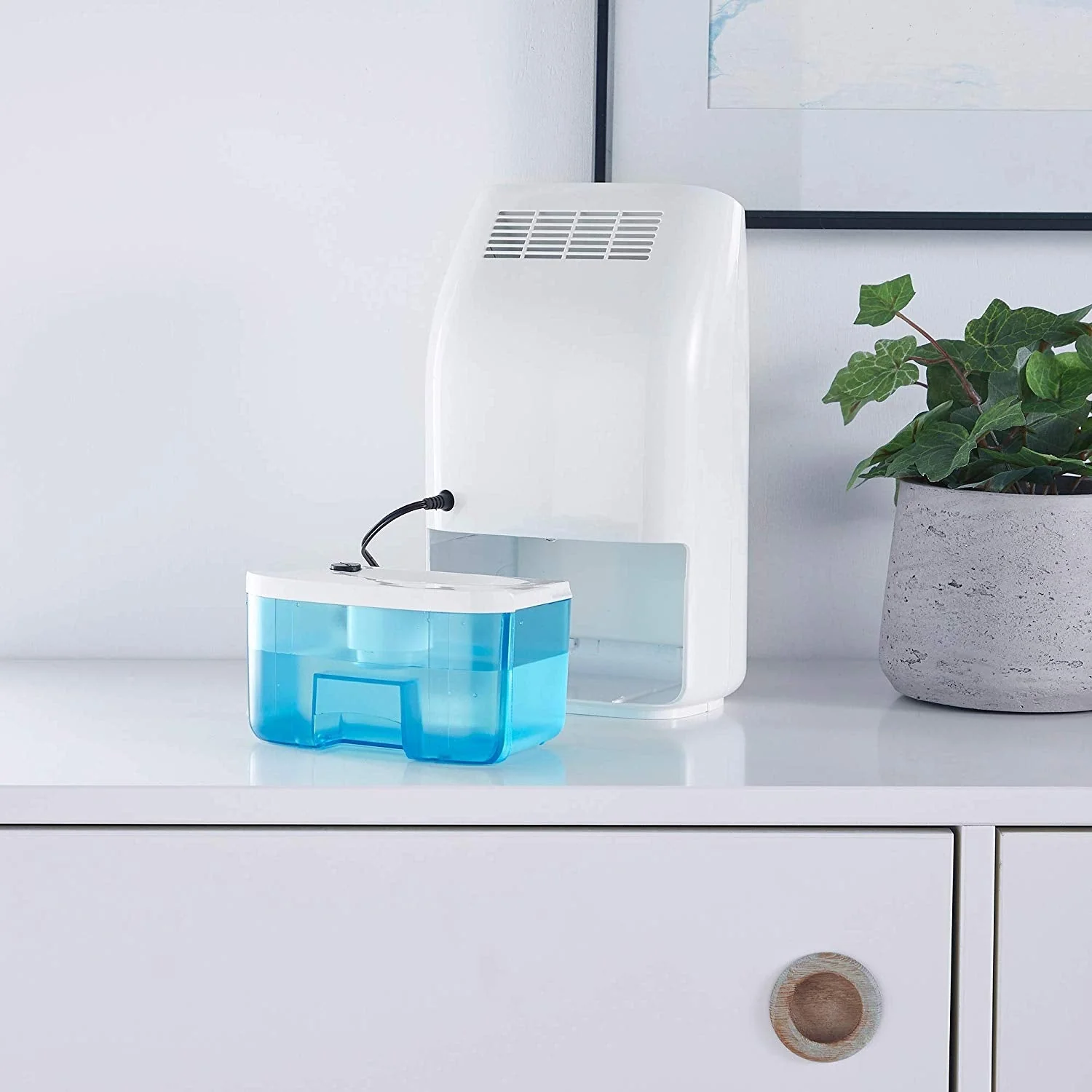 VonHaus 220 Volt mini Dehumidifier 220v 240 volts 2500147