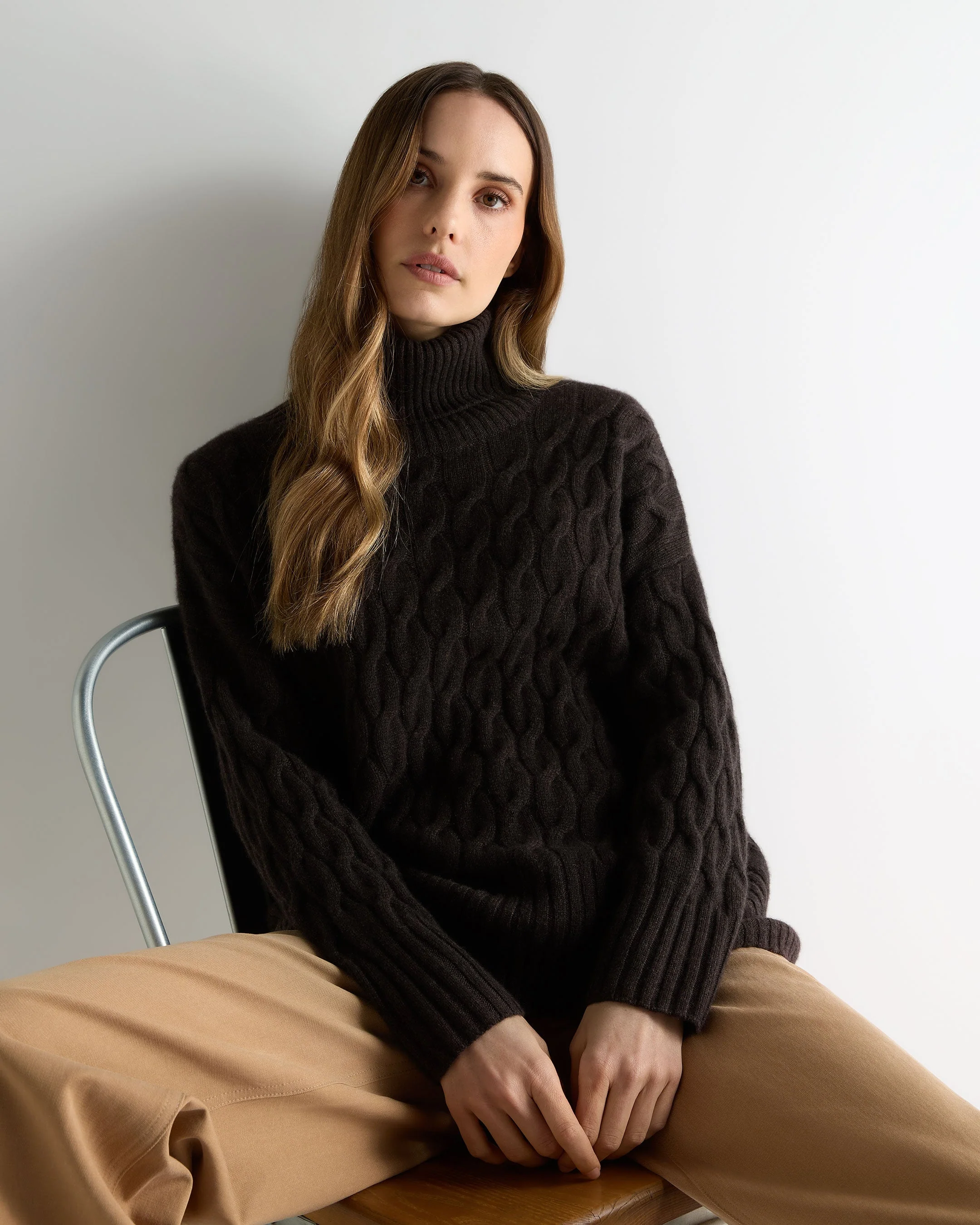 Women's Emmie Relaxed Cable Turtle Neck Cashmere Sweater Chocolate Brown