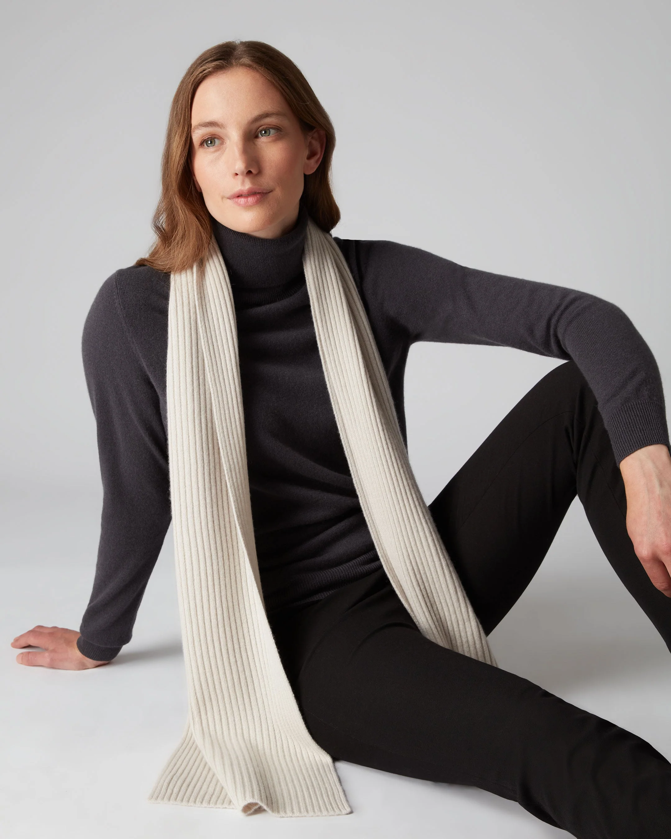 Unisex Short Ribbed Cashmere Scarf Snow Grey