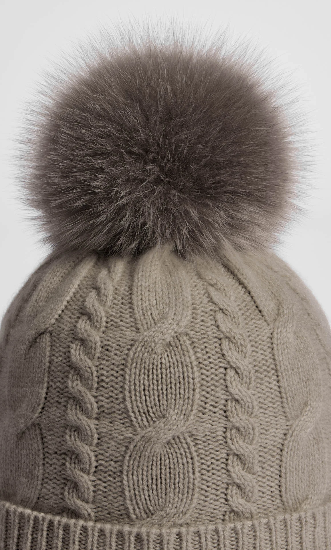 Cable-Knit Cashmere Beanie