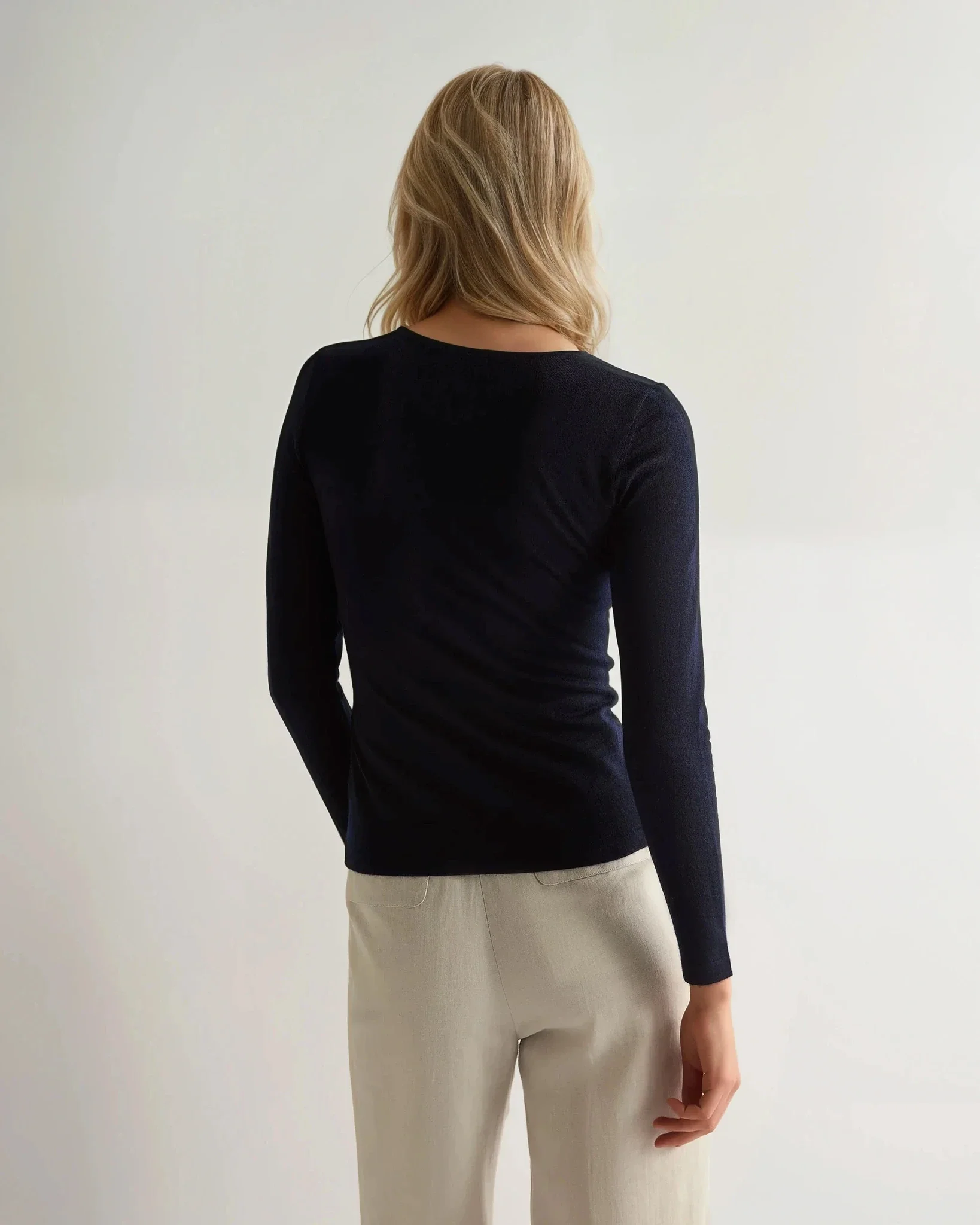 Women's Eden Superfine Cashmere Round Neck Top Navy Blue