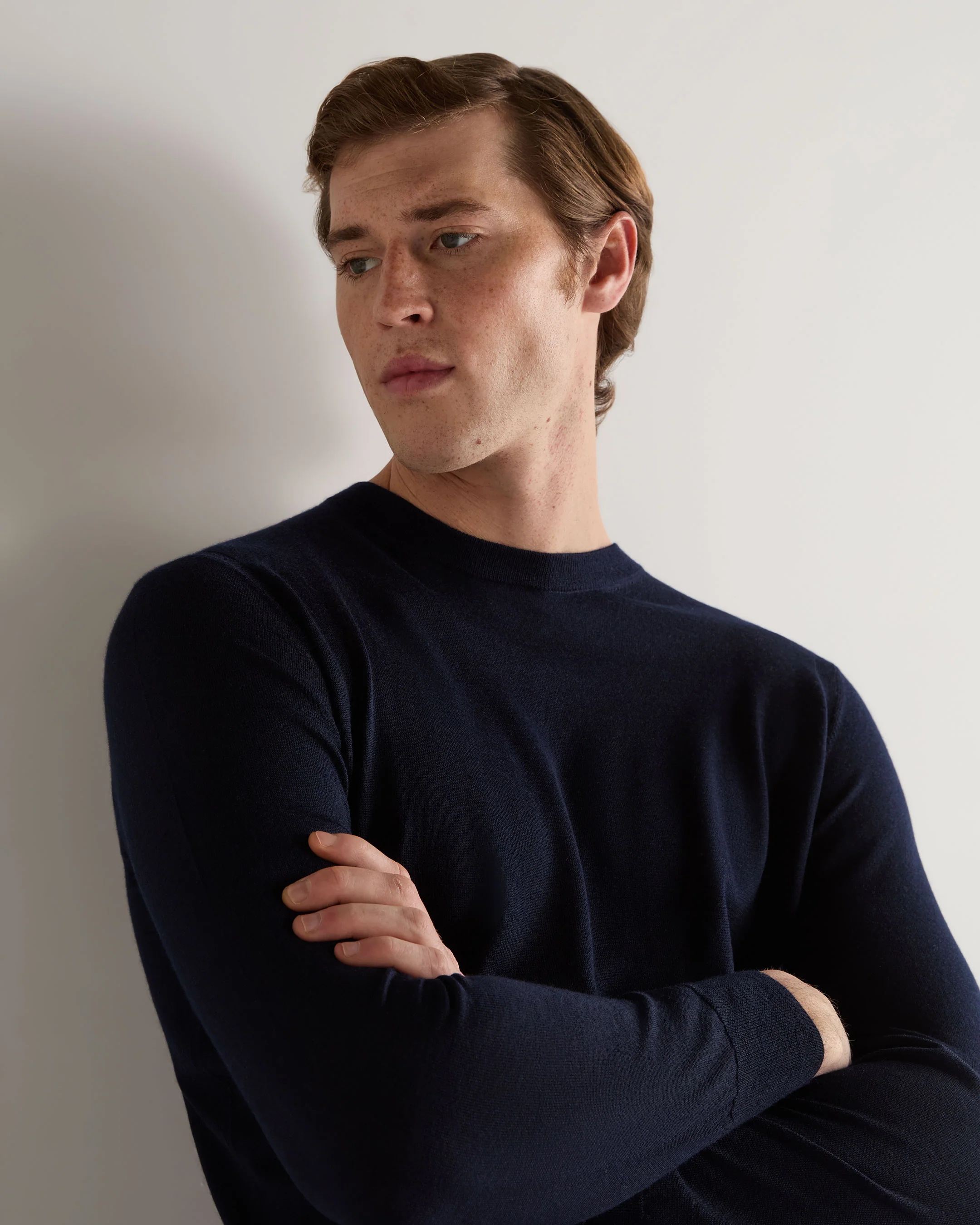 Men's Covent Fine Gauge Cashmere Round Neck Jumper Navy Blue