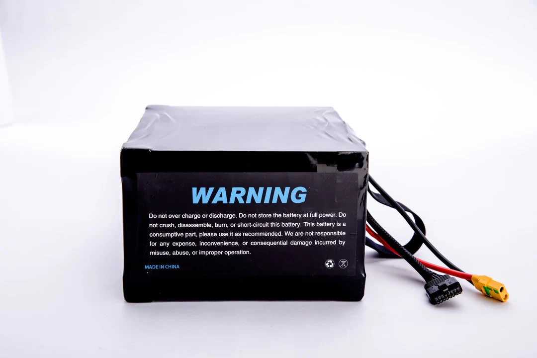 Diamond HVT 12S 47.4V 22Ah 35Ah 44Ah 67Ah 88Ah 134Ah 4.45V/Cell -40℃~60℃ Ultra-Low Temperature Semi Solid State Li-ion Battery for Drone