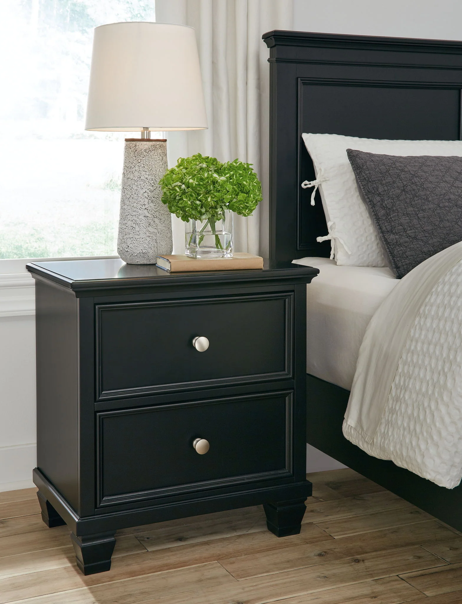 Lanolee - Two Drawer Nightstand - Black