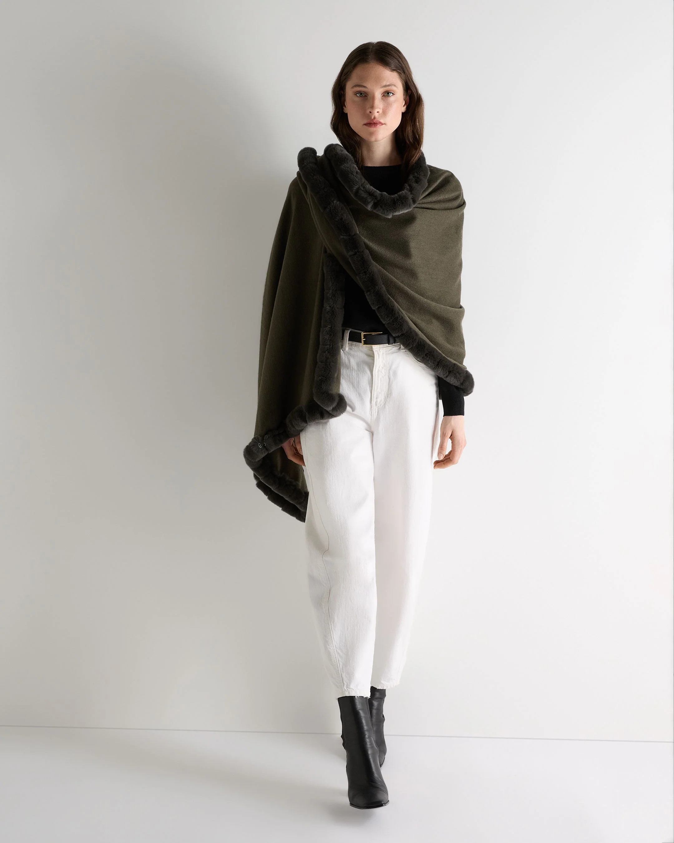 Women's Meribel Woven Fur Trim Cashmere Shawl Arabica Khaki Green