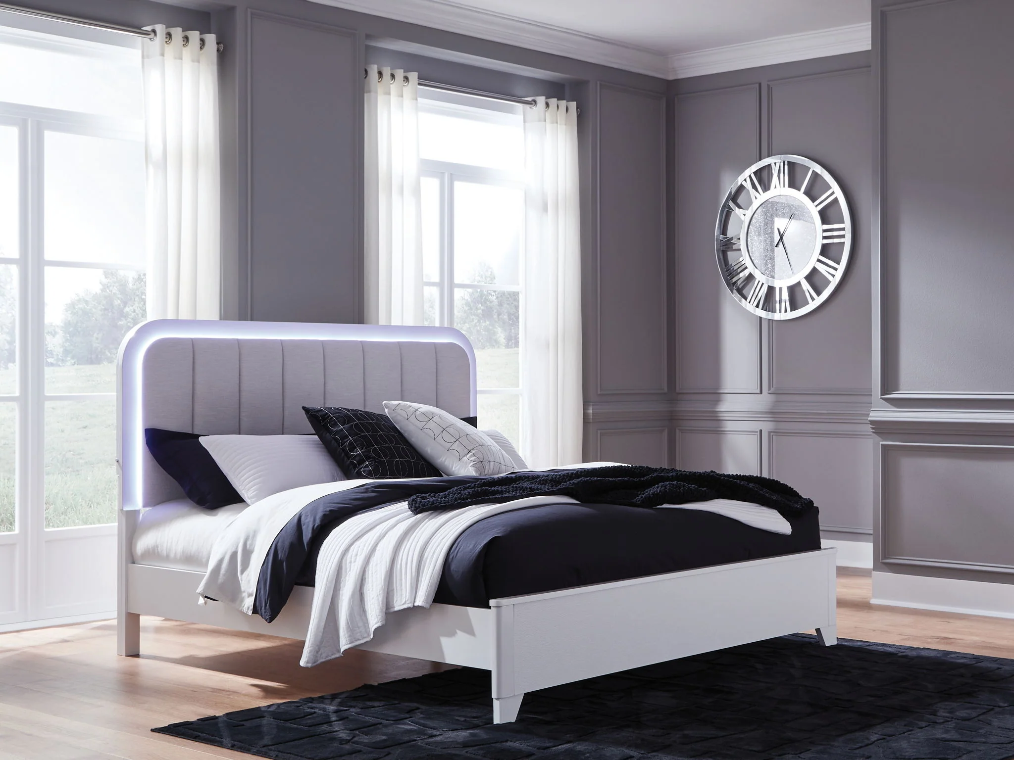 Jarlee - Upholstered Panel Bed