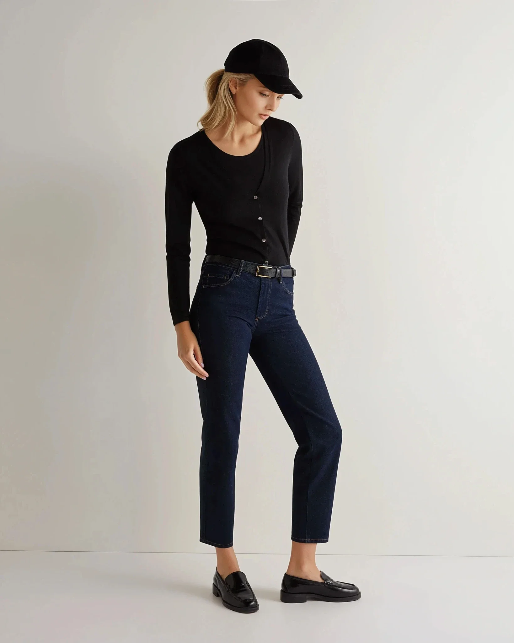 Women's Mia Superfine Cashmere V Neck Cardigan Black