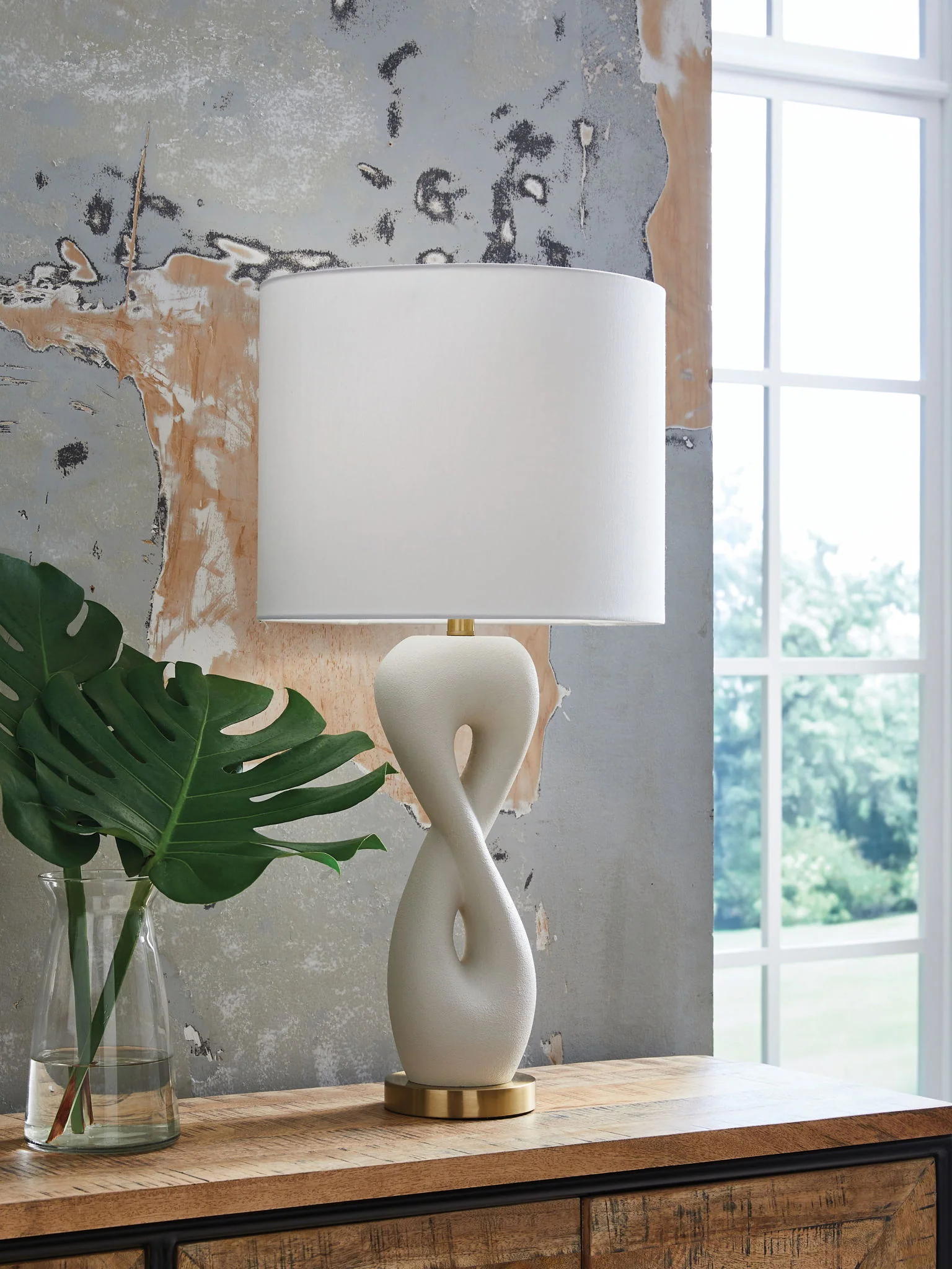 Judrich - Poly Table Lamp - White / Gold Finish