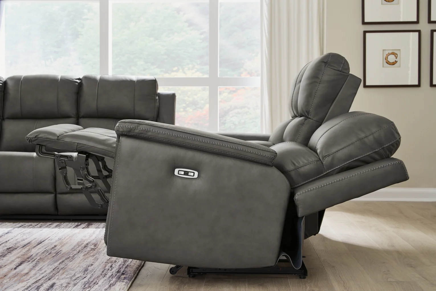 Beryton PWR REC Sofa with ADJ Headrest