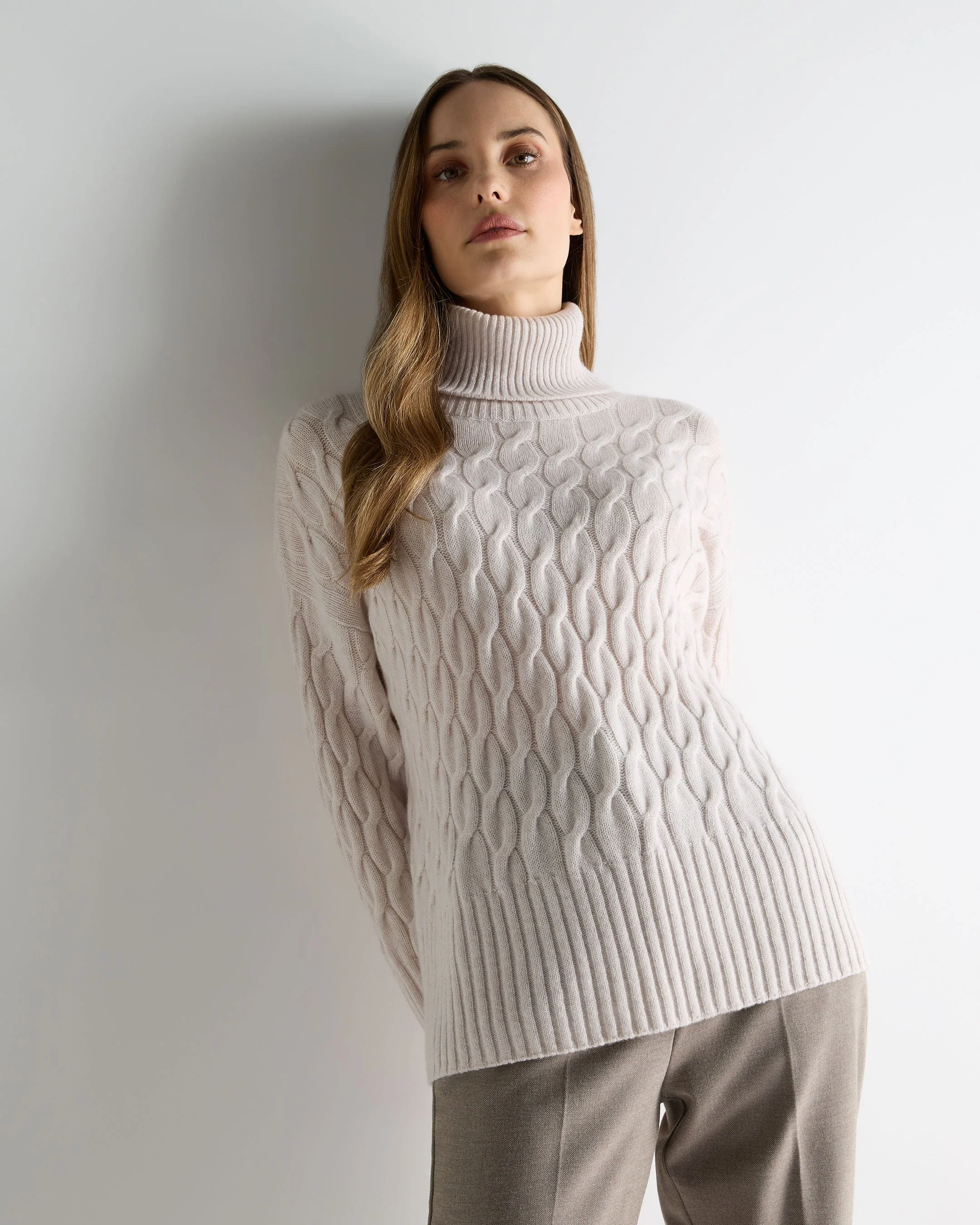 Women's Emmie Relaxed Cable Turtle Neck Cashmere Sweater Frost White