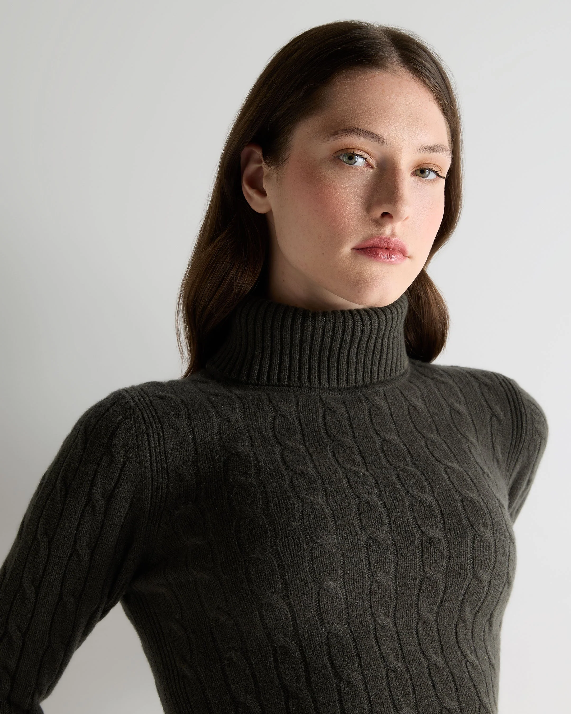 Women's Adelyn Cable Turtle Cashmere Sweater Arabica Khaki Green