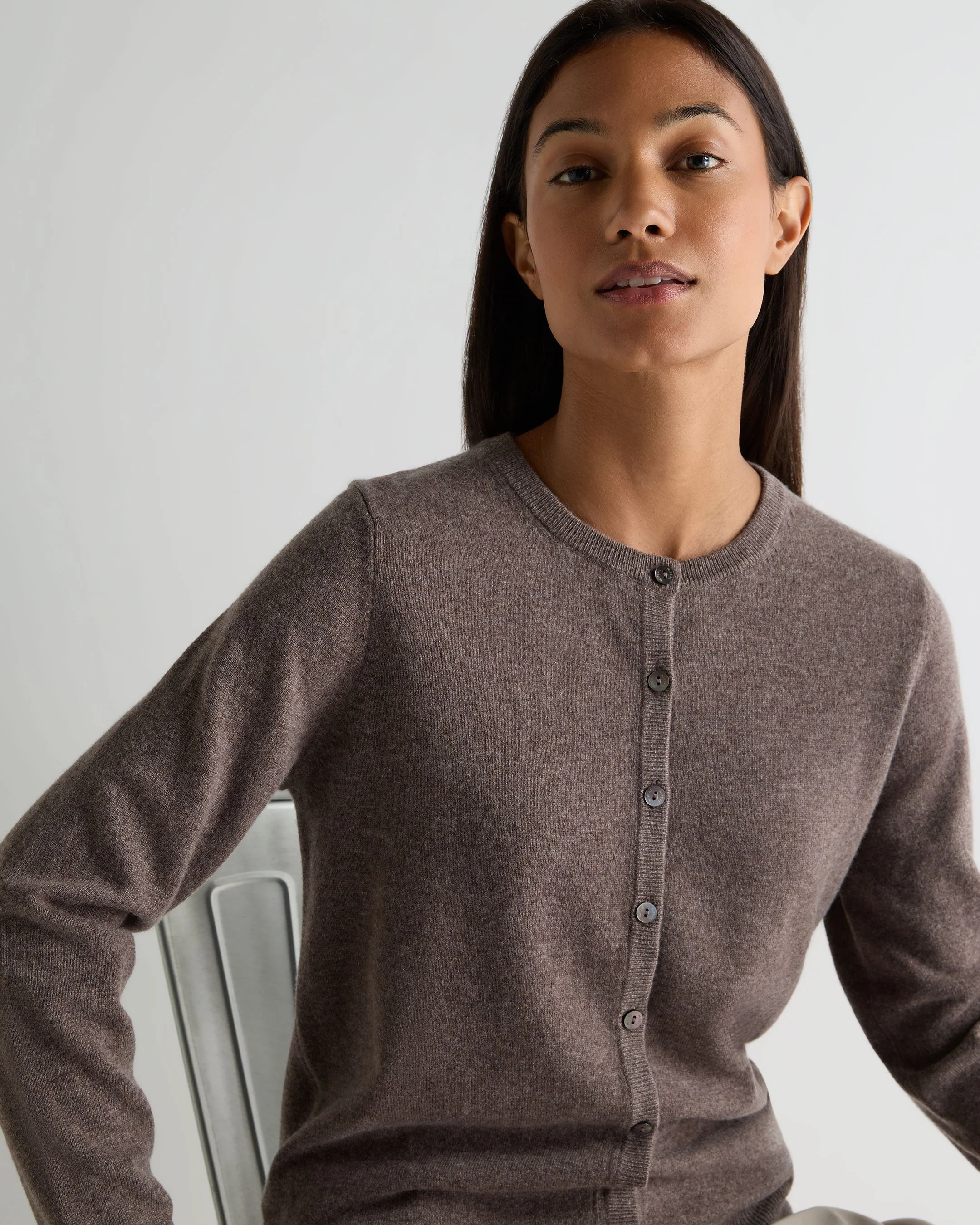 Women's Olivia Round Neck Cashmere Cardigan Otter Brown