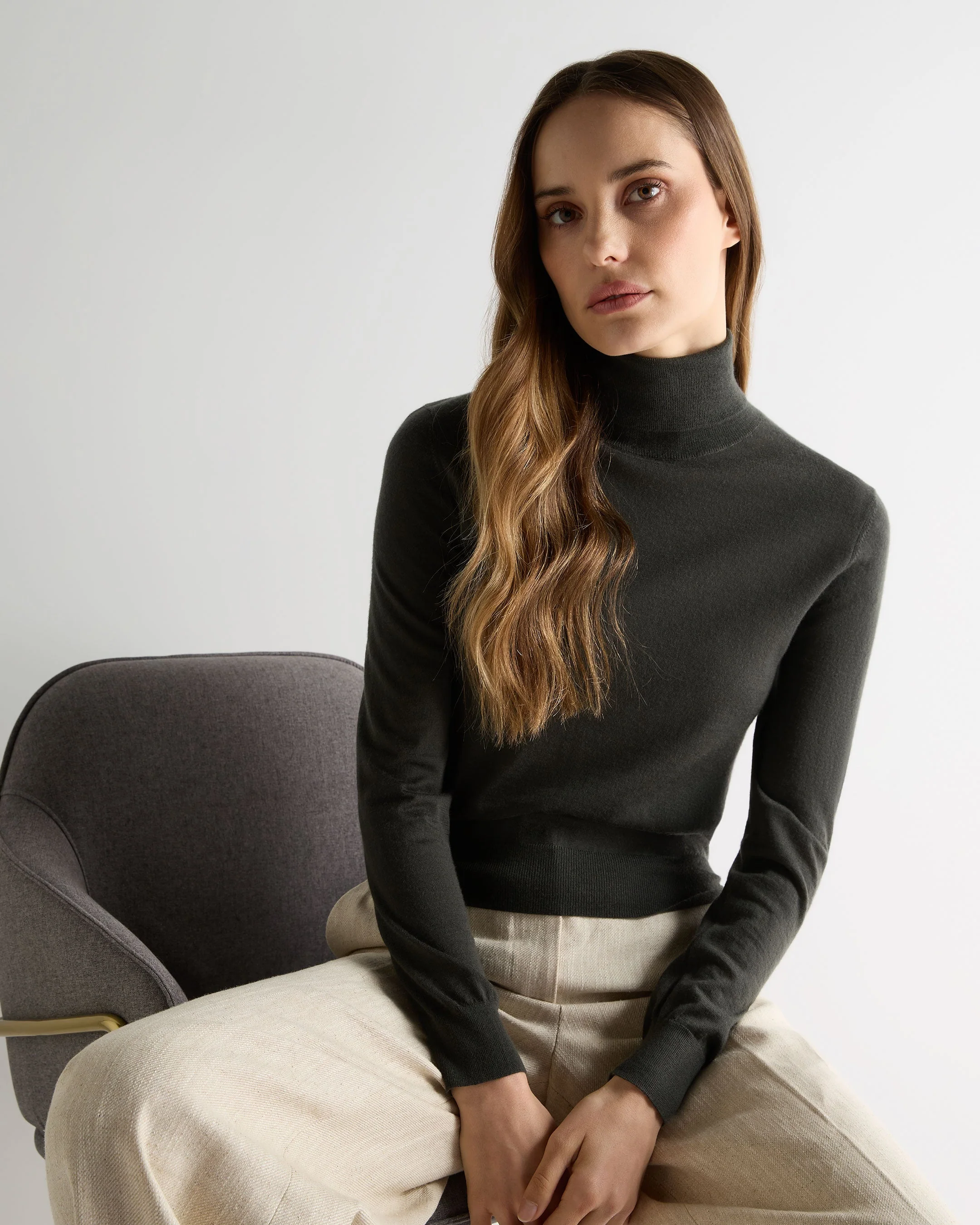 Women's Margot Superfine Cashmere Turtle Neck Sweater Arabica Khaki Green