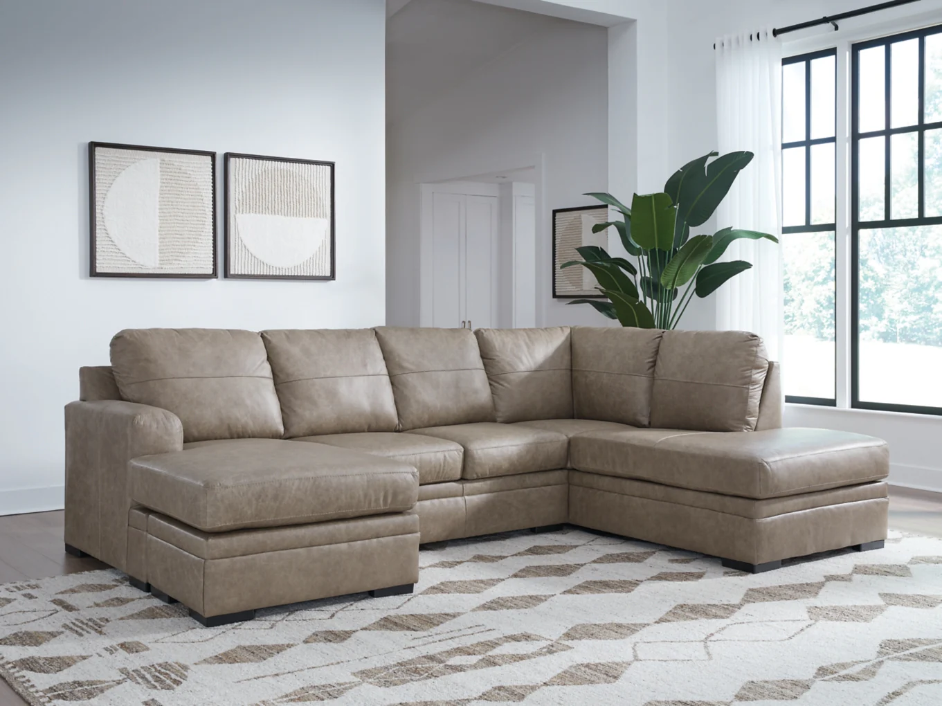 Amuleto 2-Piece Sectional with Chaise