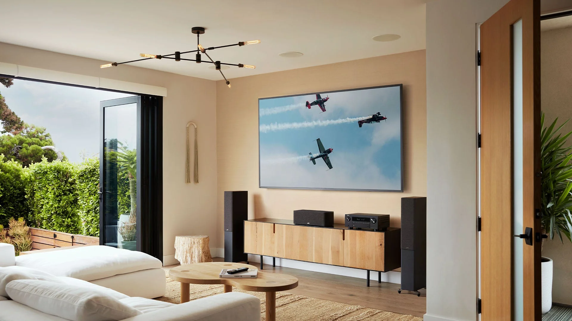 Denon AVR-X2800H 220 volt AV Receiver amplifier 7.2 Channel 8k bluetooth HEOS 220v 240 volt