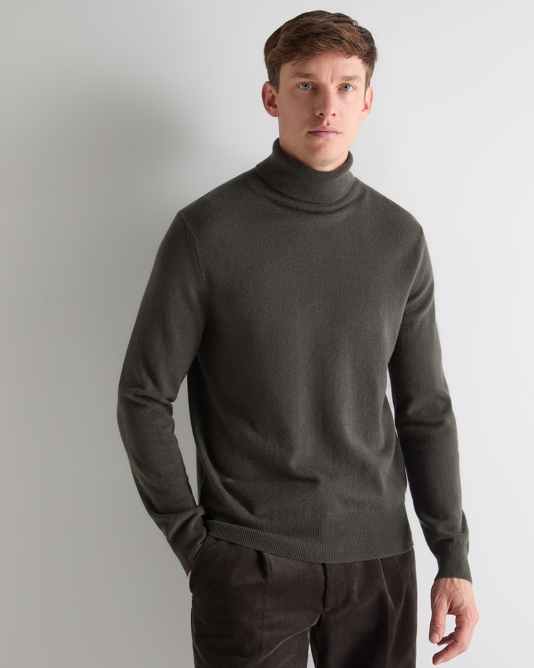 Men's Trafalgar Turtle Neck Cashmere Sweater Arabica Khaki Green