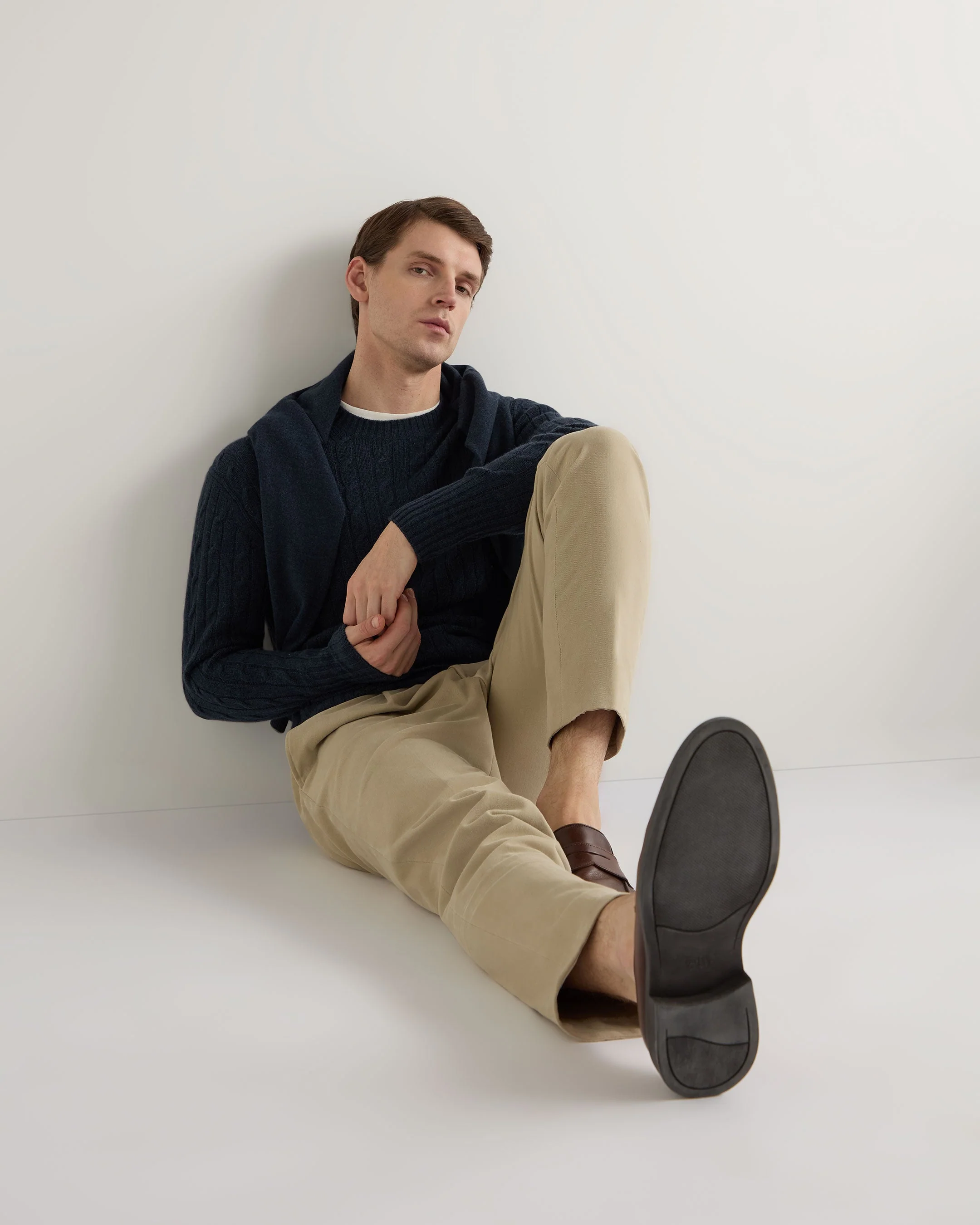 Men's Thames Cable Round Neck Cashmere Sweater Indigo Blue