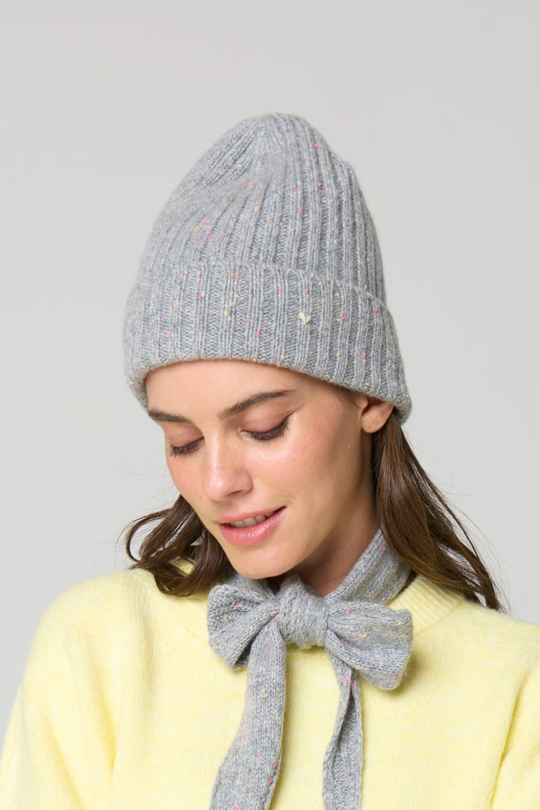 The Rib Beanie – Grey Confetti