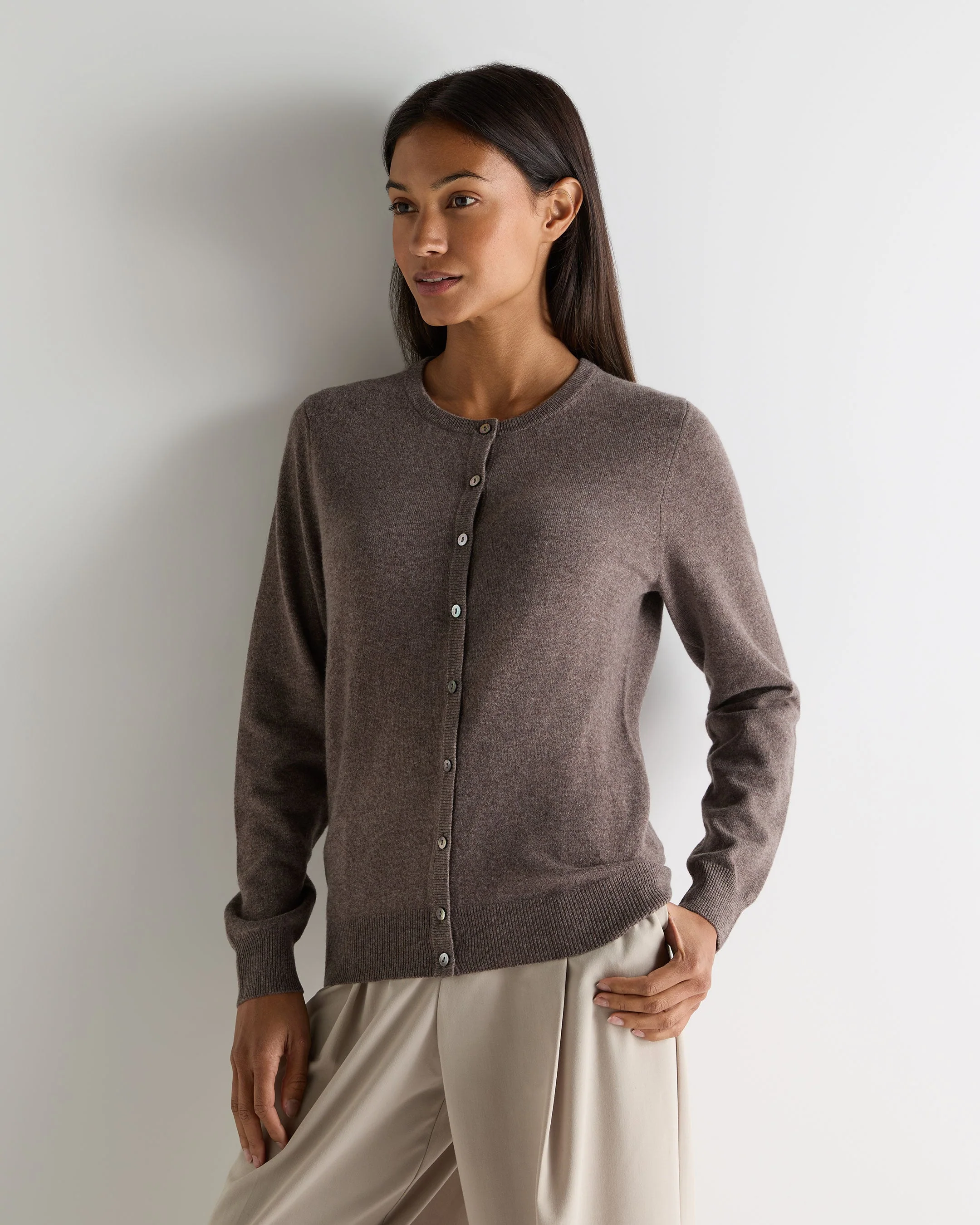 Women's Olivia Round Neck Cashmere Cardigan Otter Brown