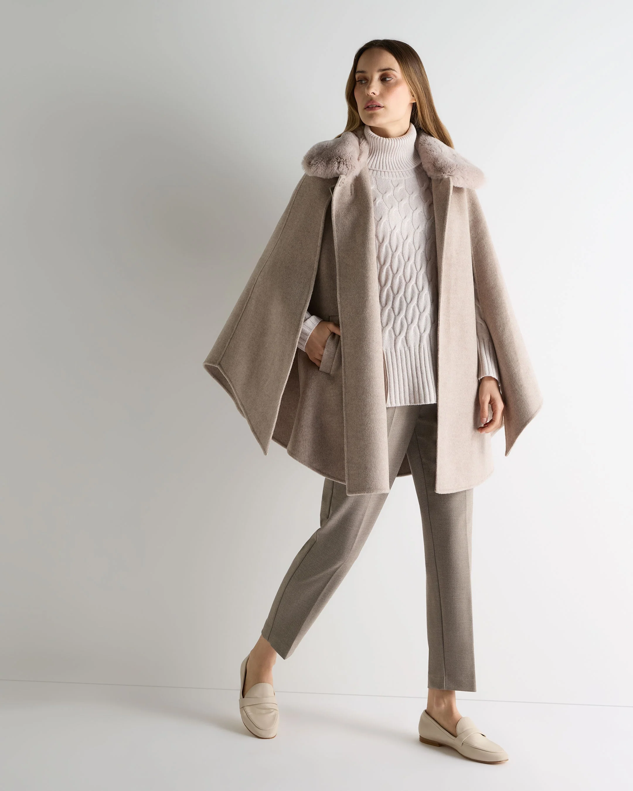 Women's Emmie Relaxed Cable Turtle Neck Cashmere Sweater Frost White