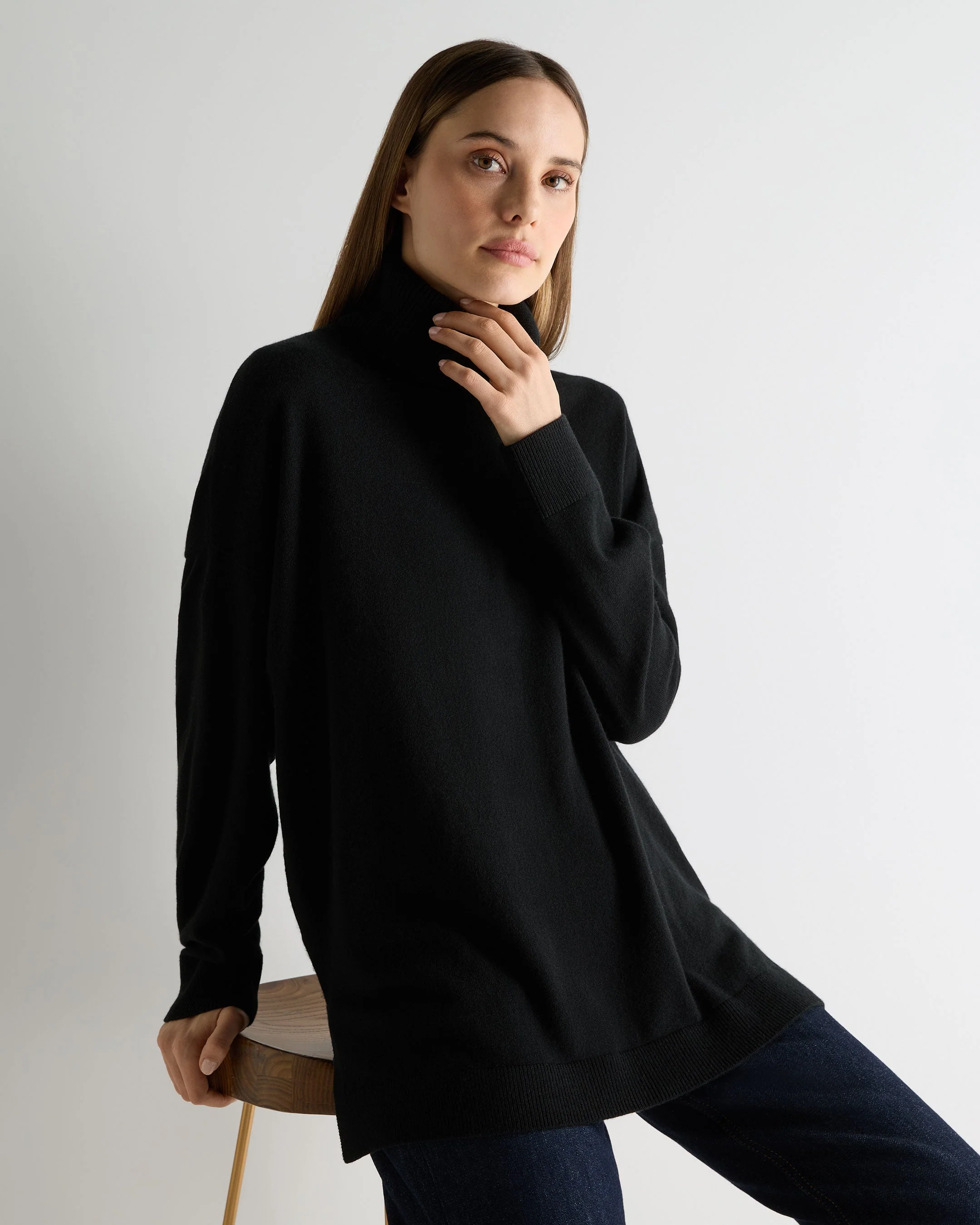 Women's Longline Turtle Neck Cashmere Sweater Black