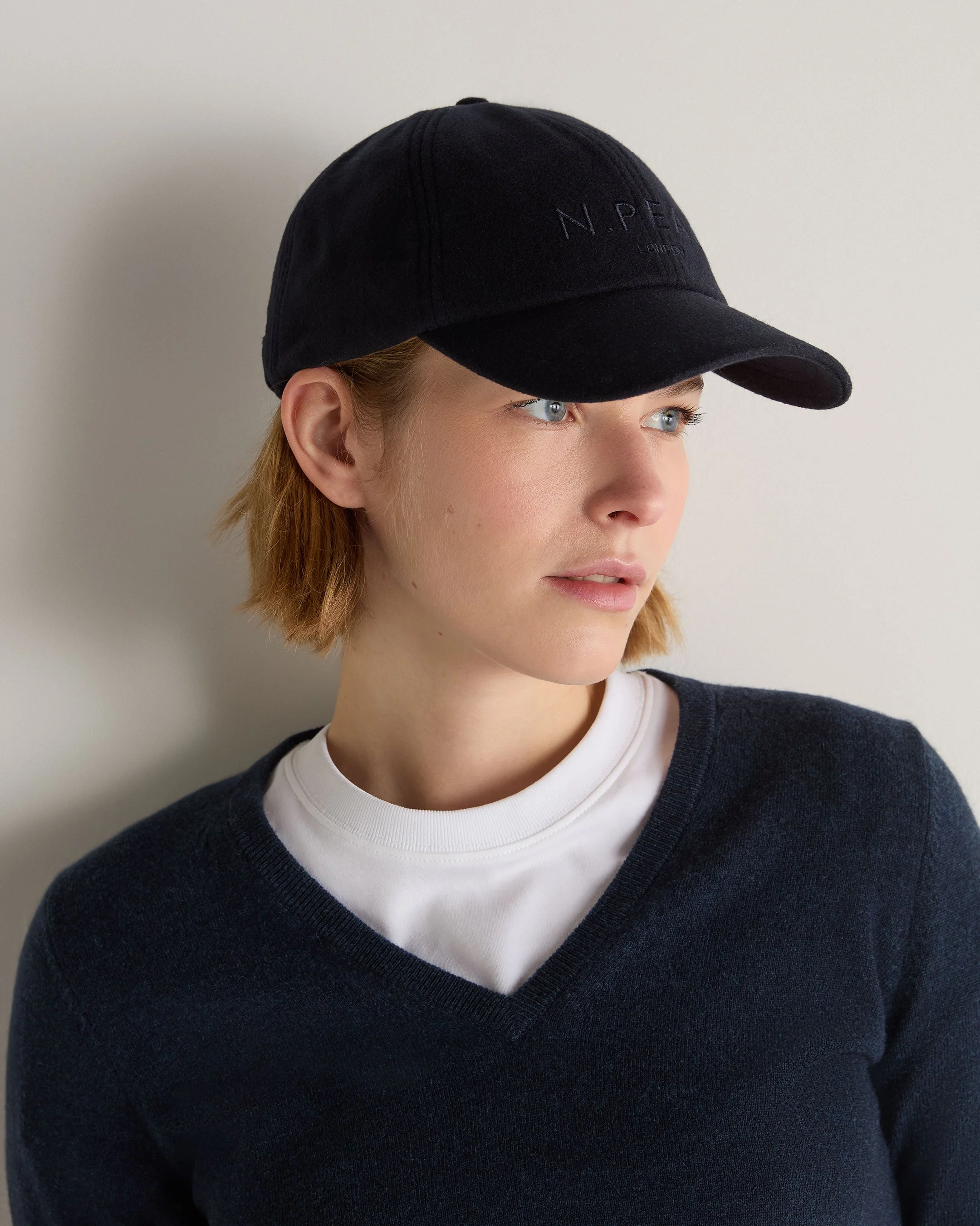 Unisex N.Peal Cashmere Cap Navy Blue