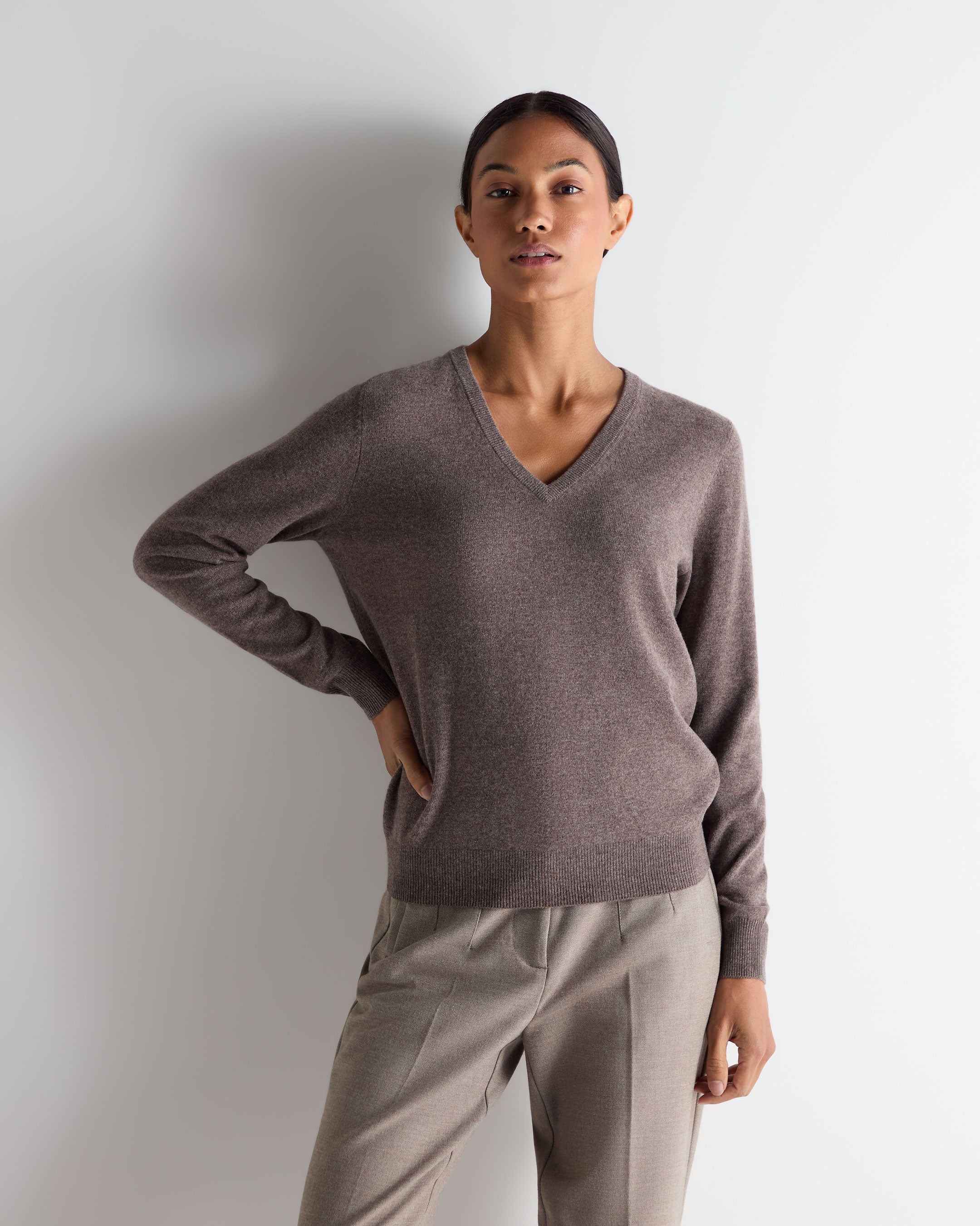 Women's Phoebe V Neck Cashmere Sweater Otter Brown