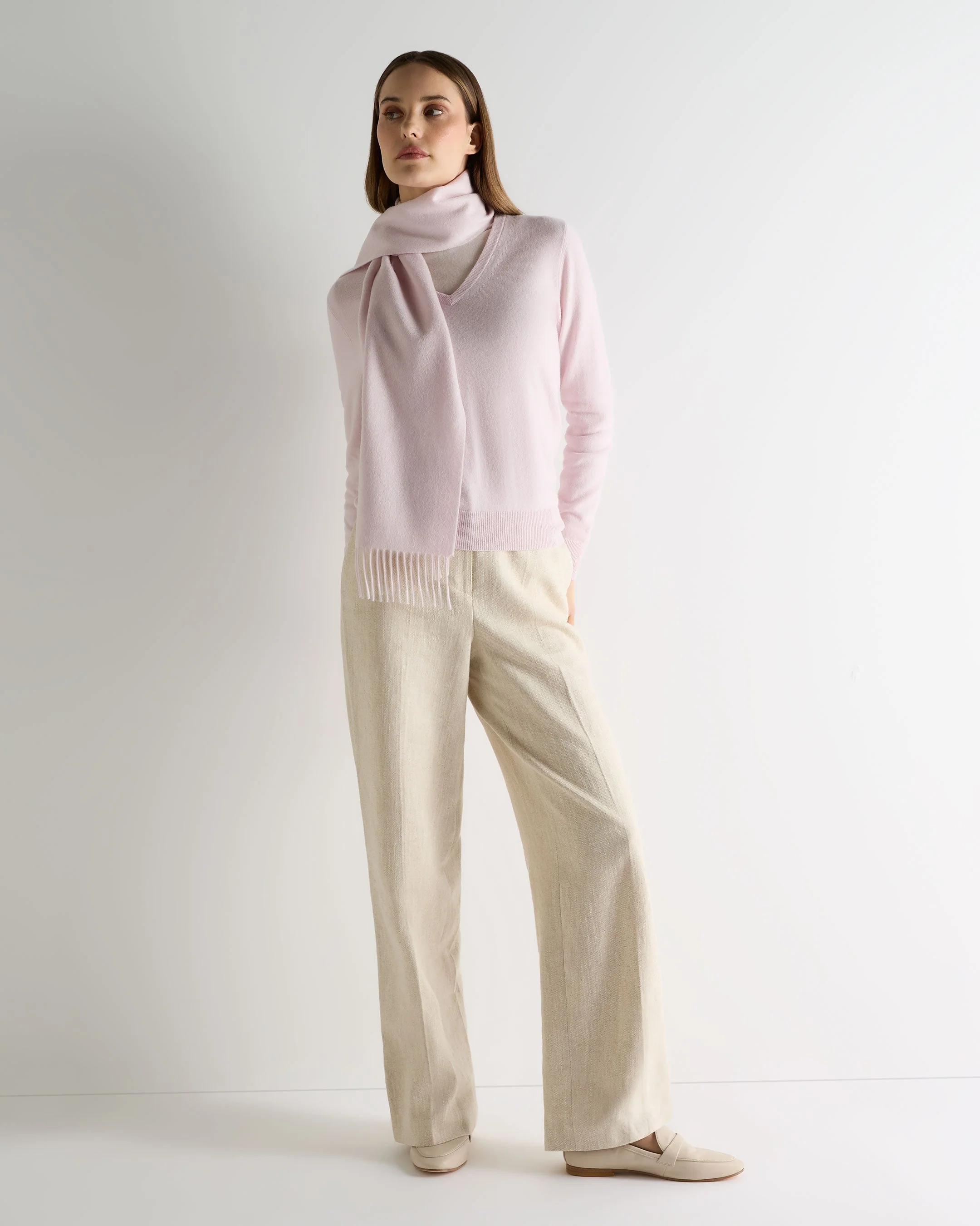 Women's Phoebe V Neck Cashmere Sweater Chalk Pink