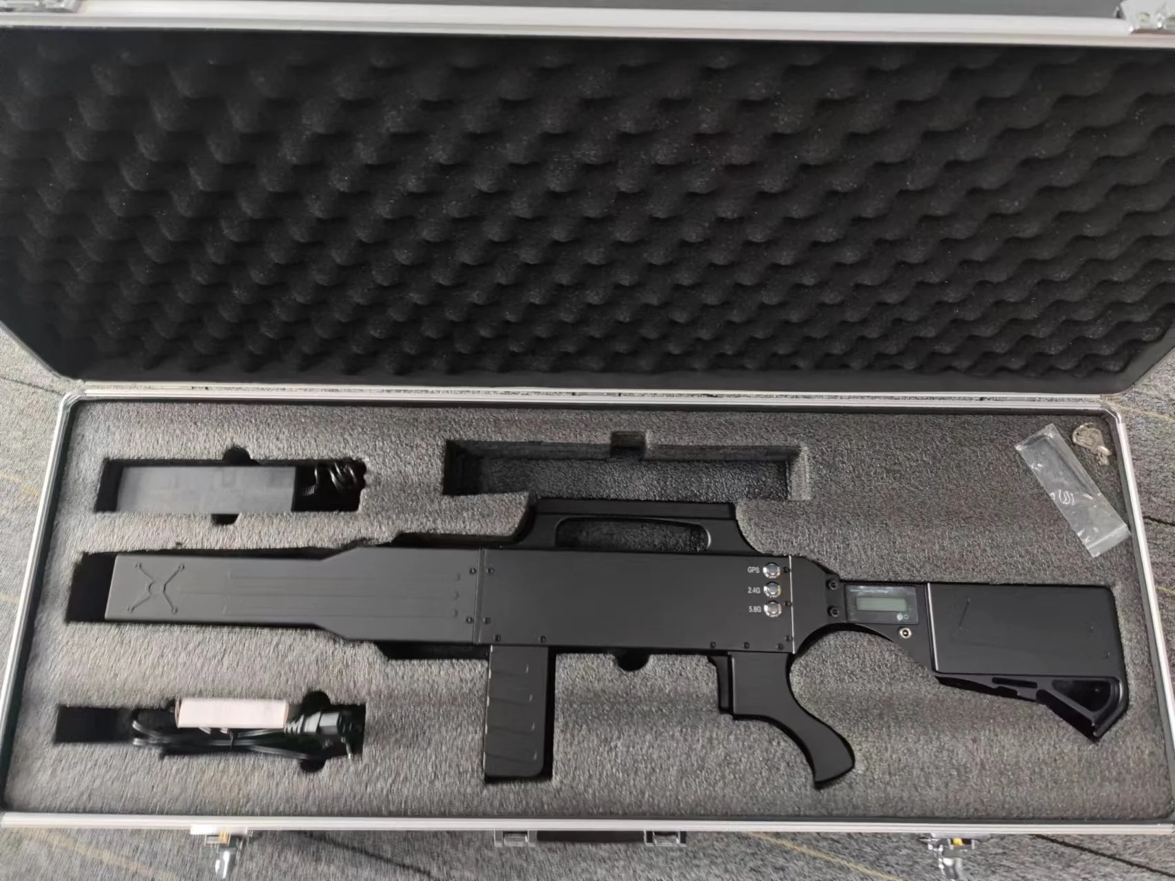 100W 120W Anti Drone Device - 8 Band Drone Defense Device 2 KM Range UAV Signal Detection System Anti Drone Device