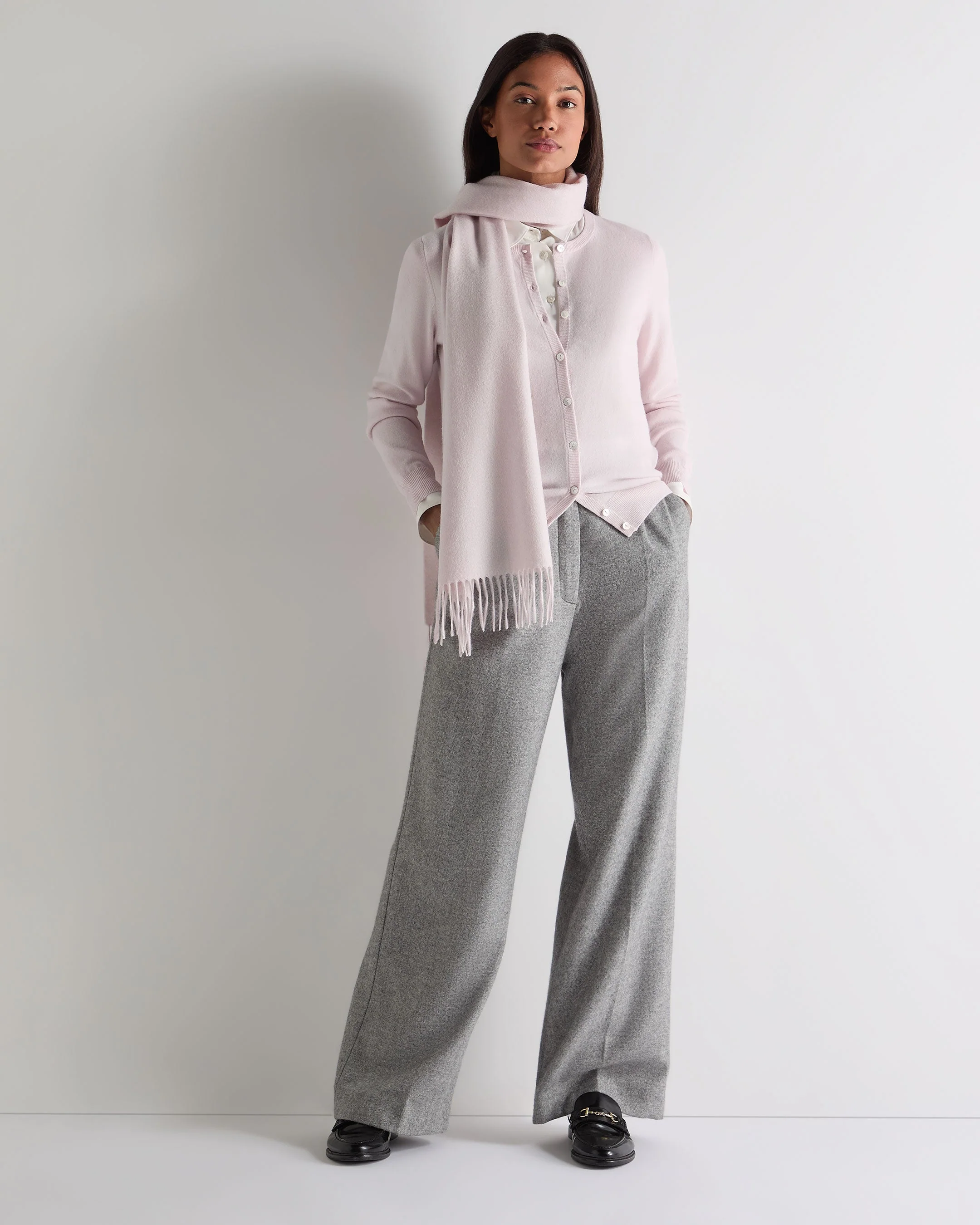 Women's Olivia Round Neck Cashmere Cardigan Chalk Pink