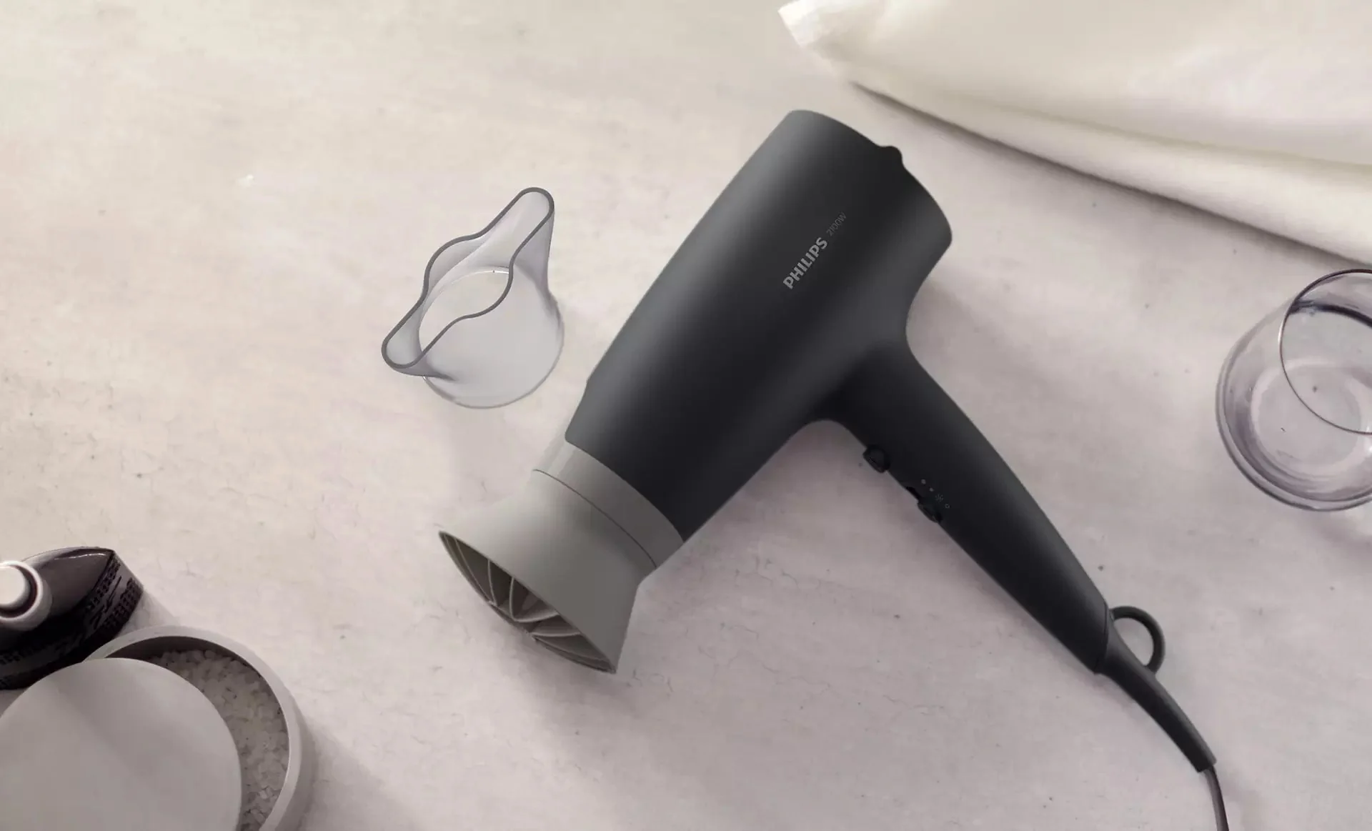 Philips BHD 351/10 Thermo Protect 220 volt Hair dryer  220v 240 volts 50 hz 2100 Watts