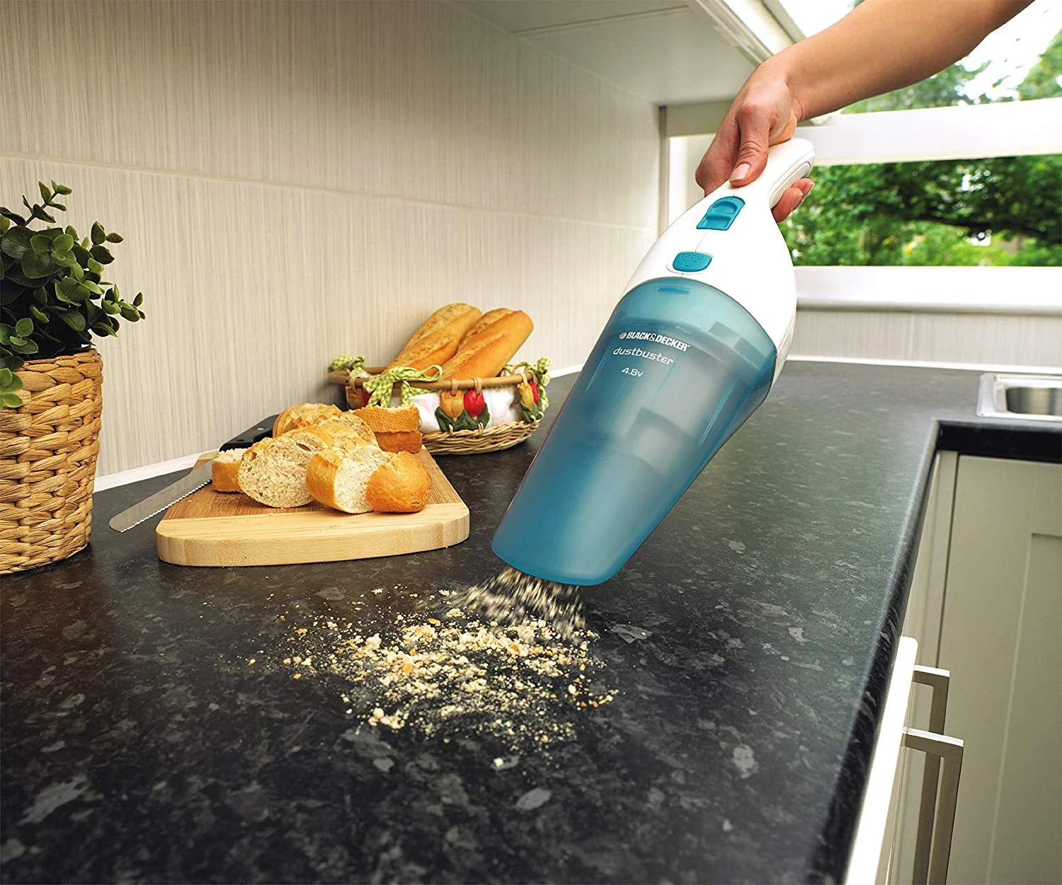 Black and Decker NW4820 220 volt wet / dry dust buster vacuum cleaner 220v 240 volts 50 hz