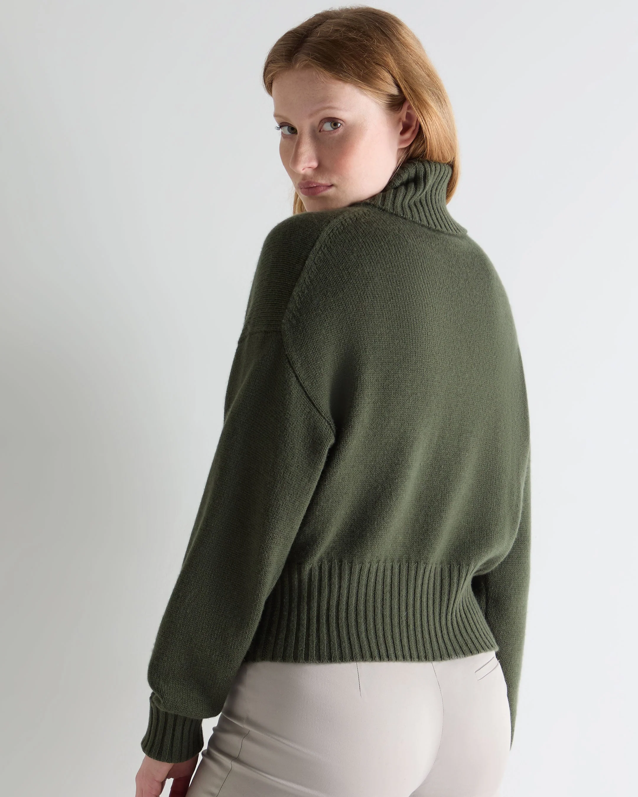 Women's Cropped Turtle Neck Cashmere Sweater Army Green