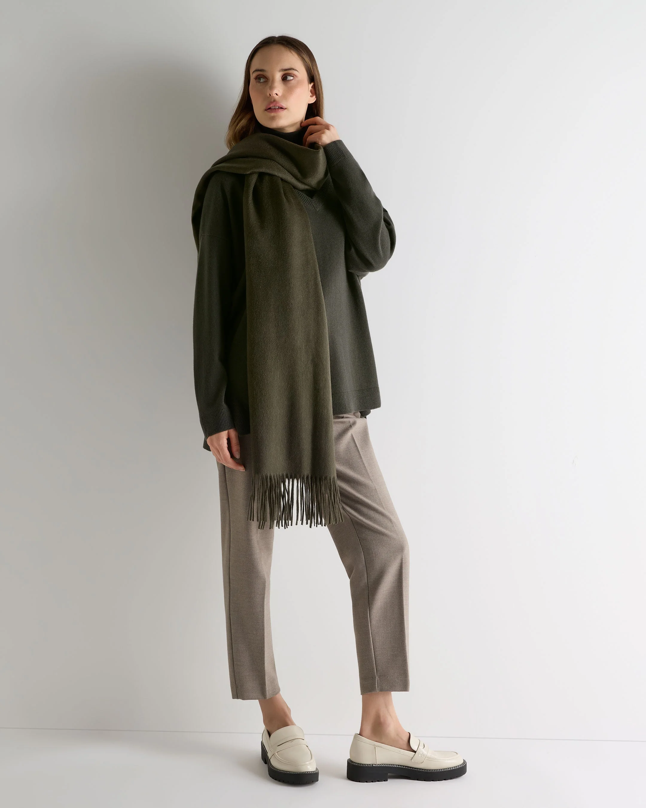 Women's Longline V Neck Cashmere Sweater Arabica Khaki Green