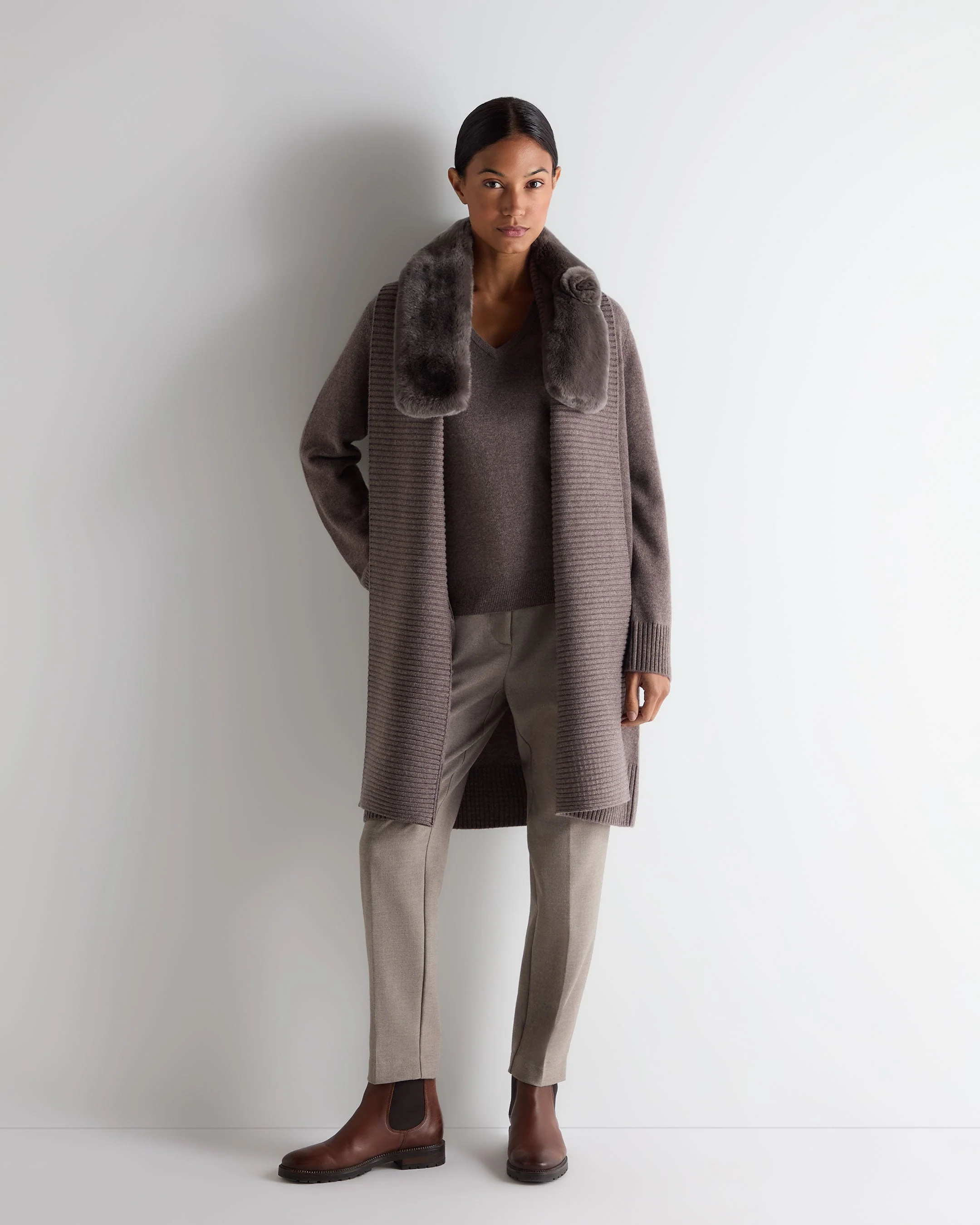 Women's Phoebe V Neck Cashmere Sweater Otter Brown