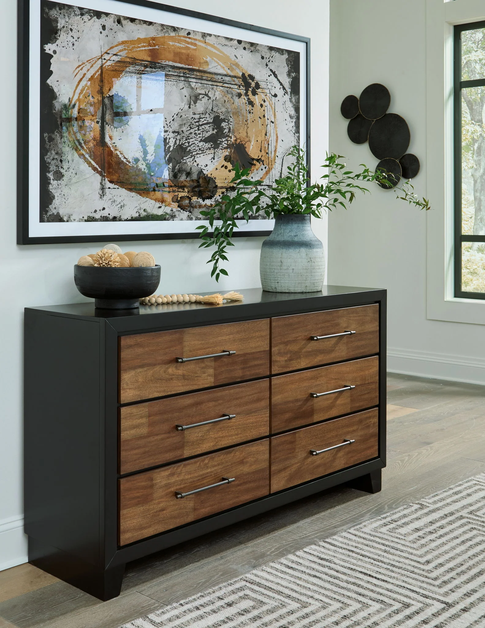 Kraeburn - Dresser - Brown / Black