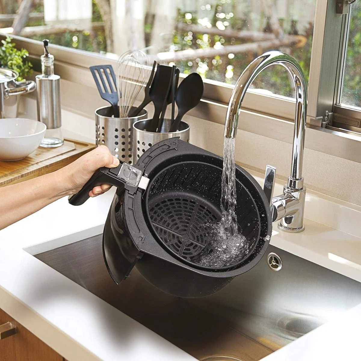 Black and Decker 220 volt Digital Air Fryer AF400-B5 4 Liter Air Fryer 220V 240 Volts 50 hz