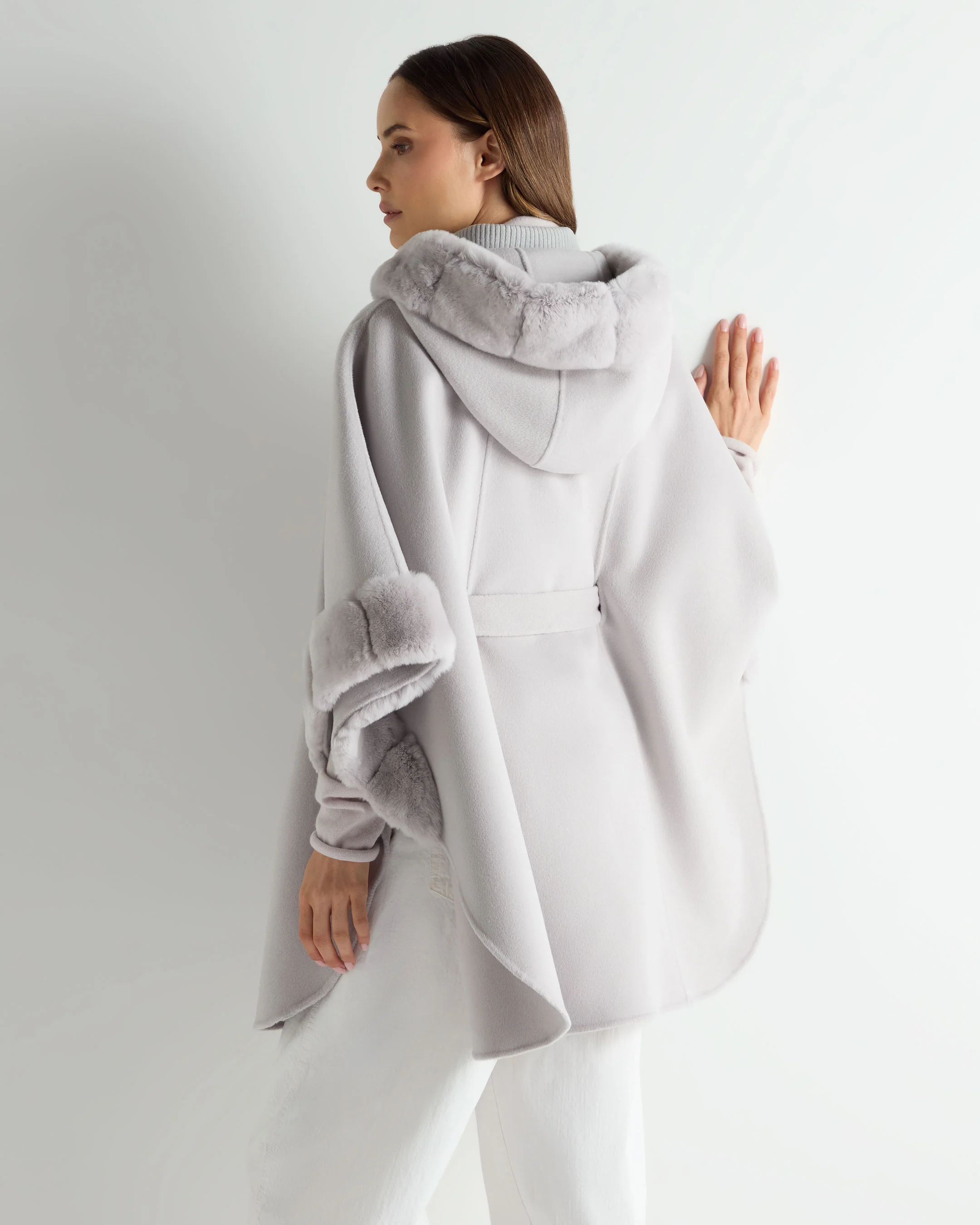Women's Poppy Cape With Fur Trim Snow Grey