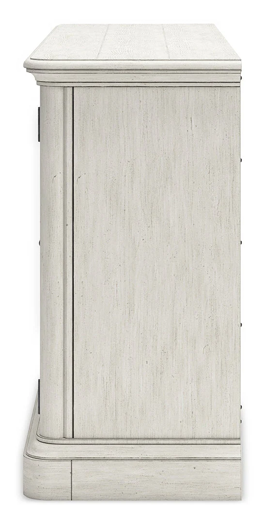 Arlendyne Dining Room Server